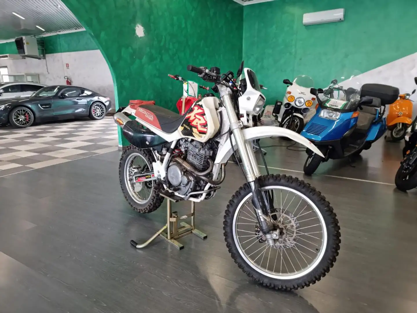Honda XR 600 Blackbird Blanco - 1