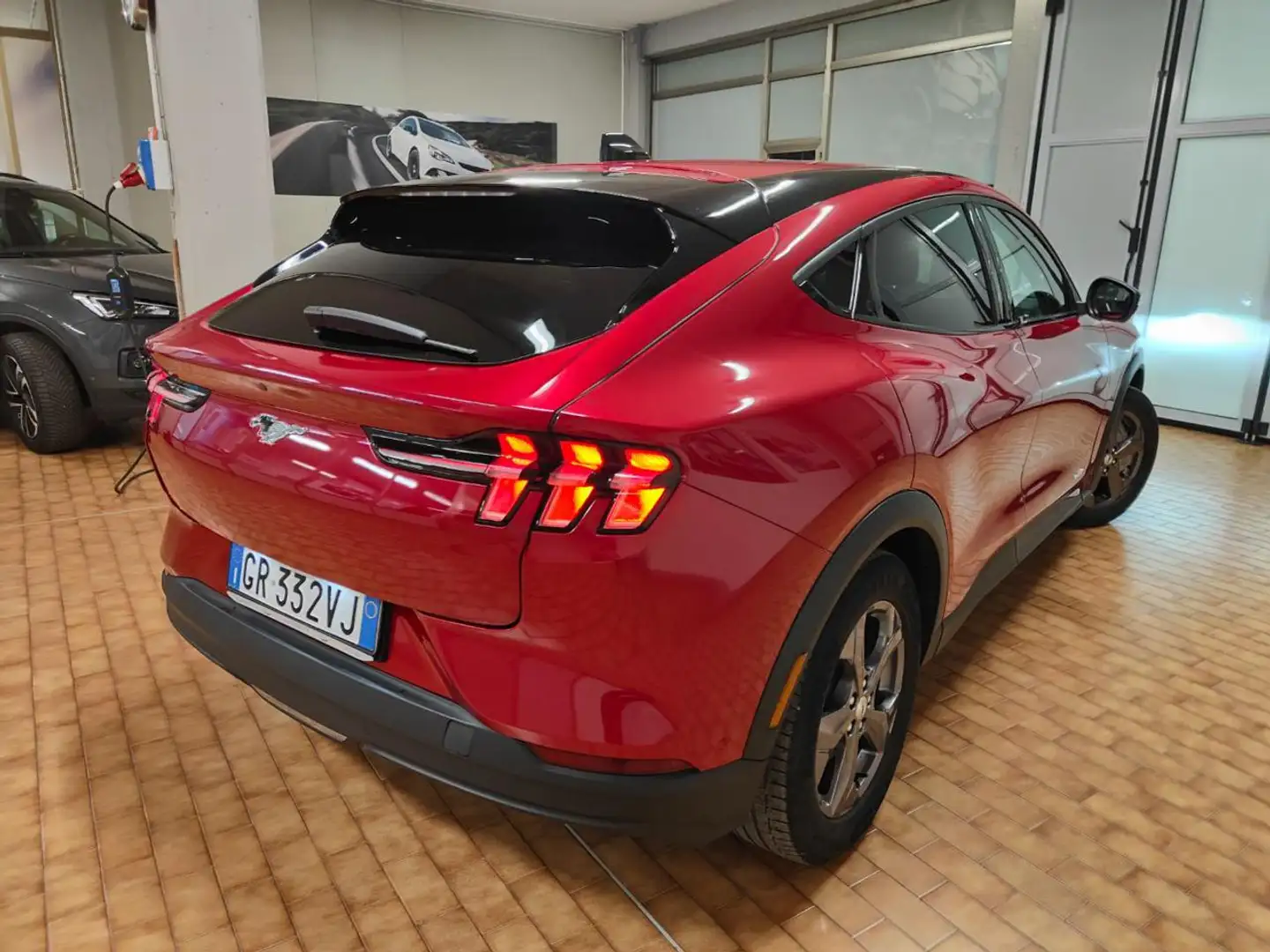 Ford Mustang Mach-E 2023 SR PELLE SEDILI ELETTRICI RISCALDATI Rouge - 2