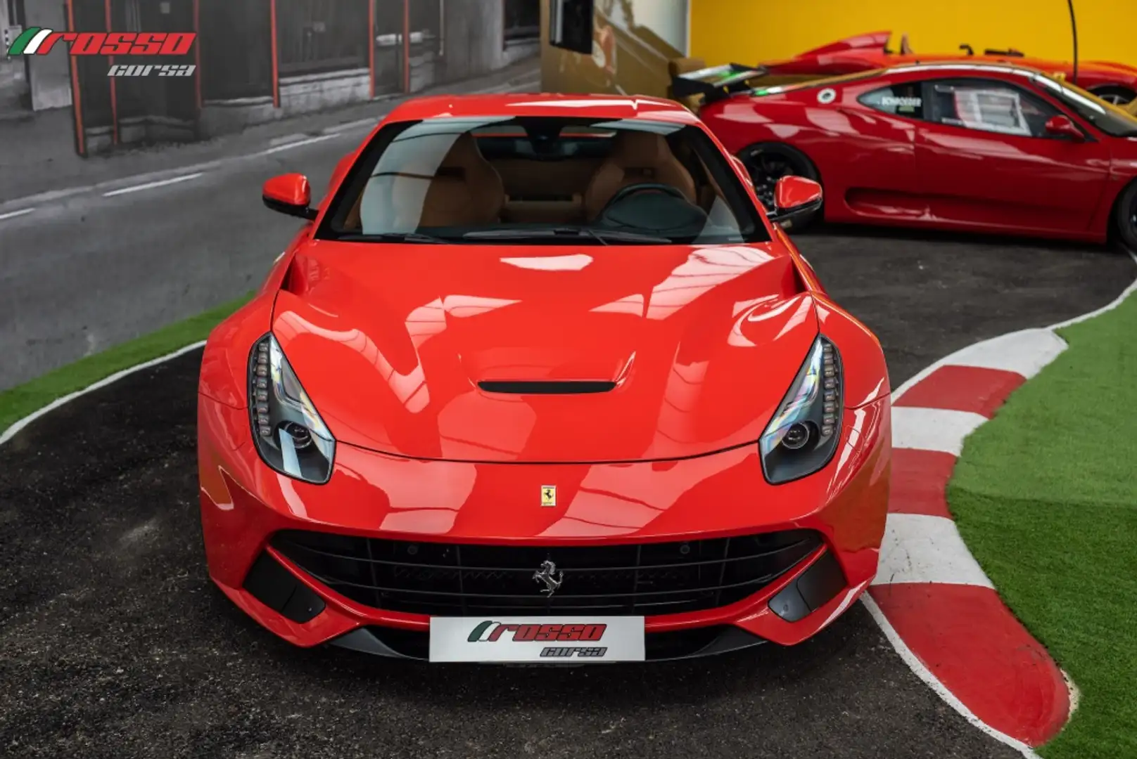 Ferrari F12 F12berlinetta Rot - 2