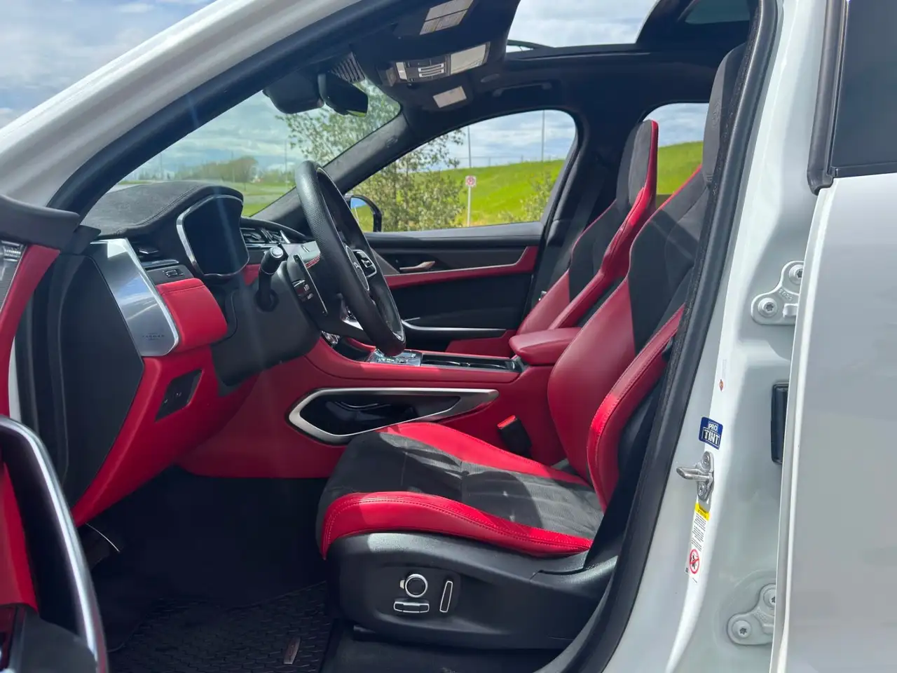 Jaguar F-Pace снимка Jaguar F-Pace