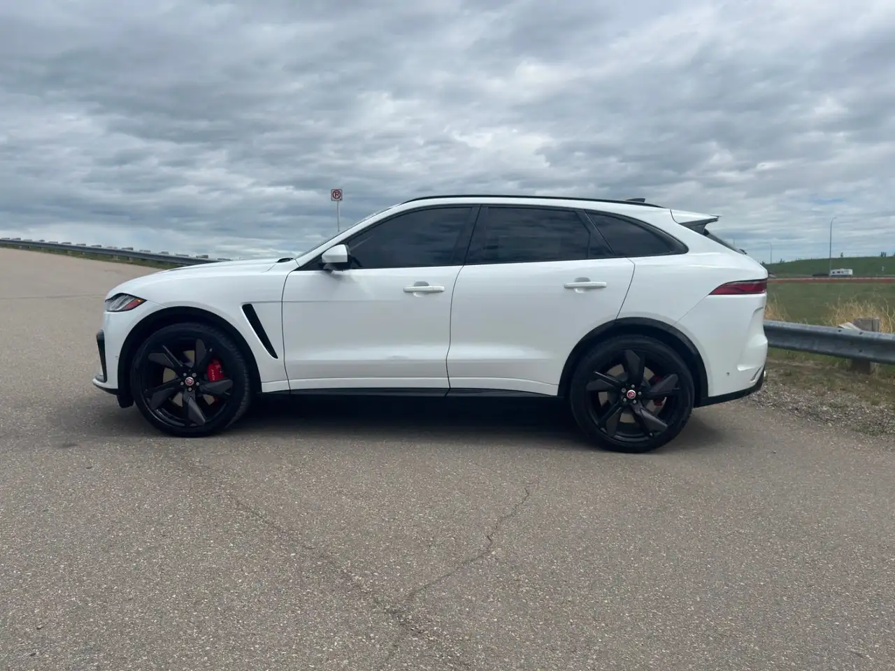 Jaguar F-Pace снимка Jaguar F-Pace