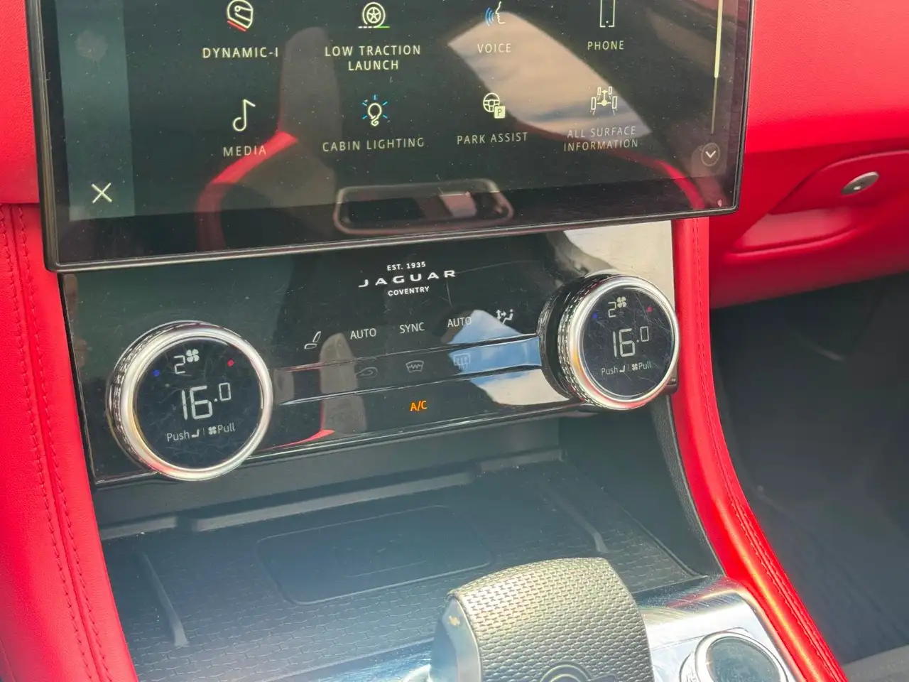 Jaguar F-Pace снимка Jaguar F-Pace