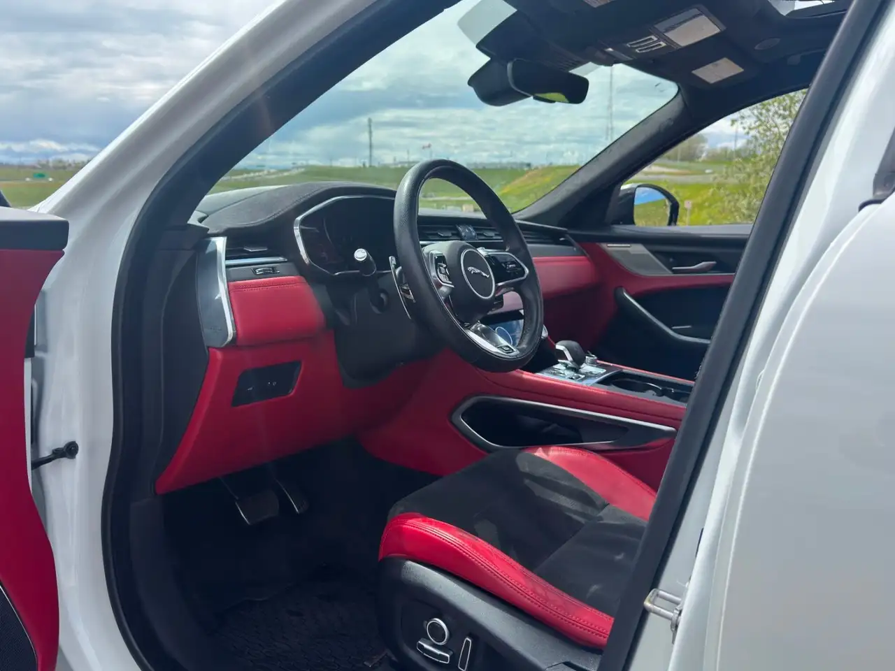 Jaguar F-Pace снимка Jaguar F-Pace
