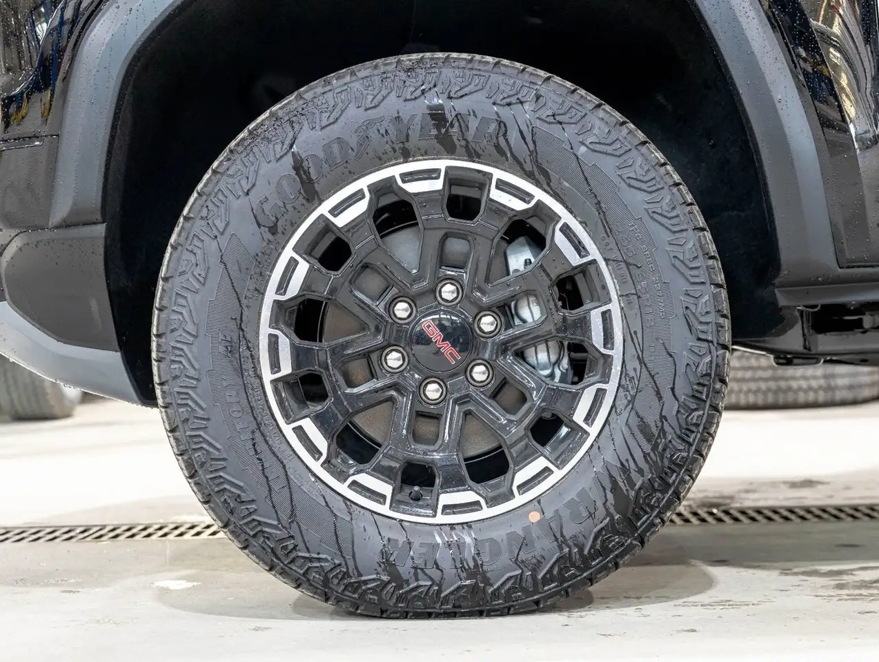 GMC Canyon снимка GMC Canyon