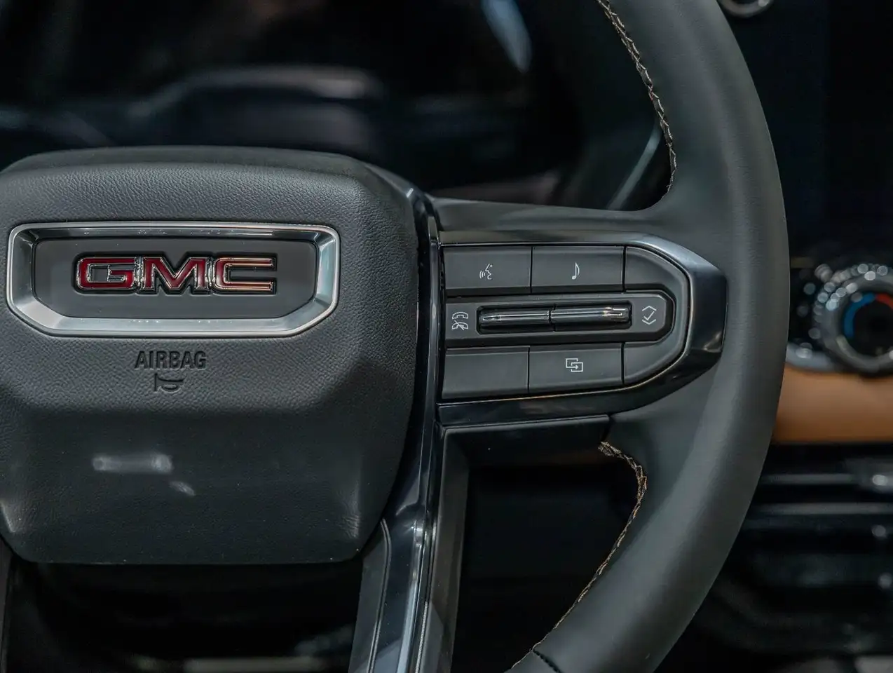 GMC Canyon снимка GMC Canyon