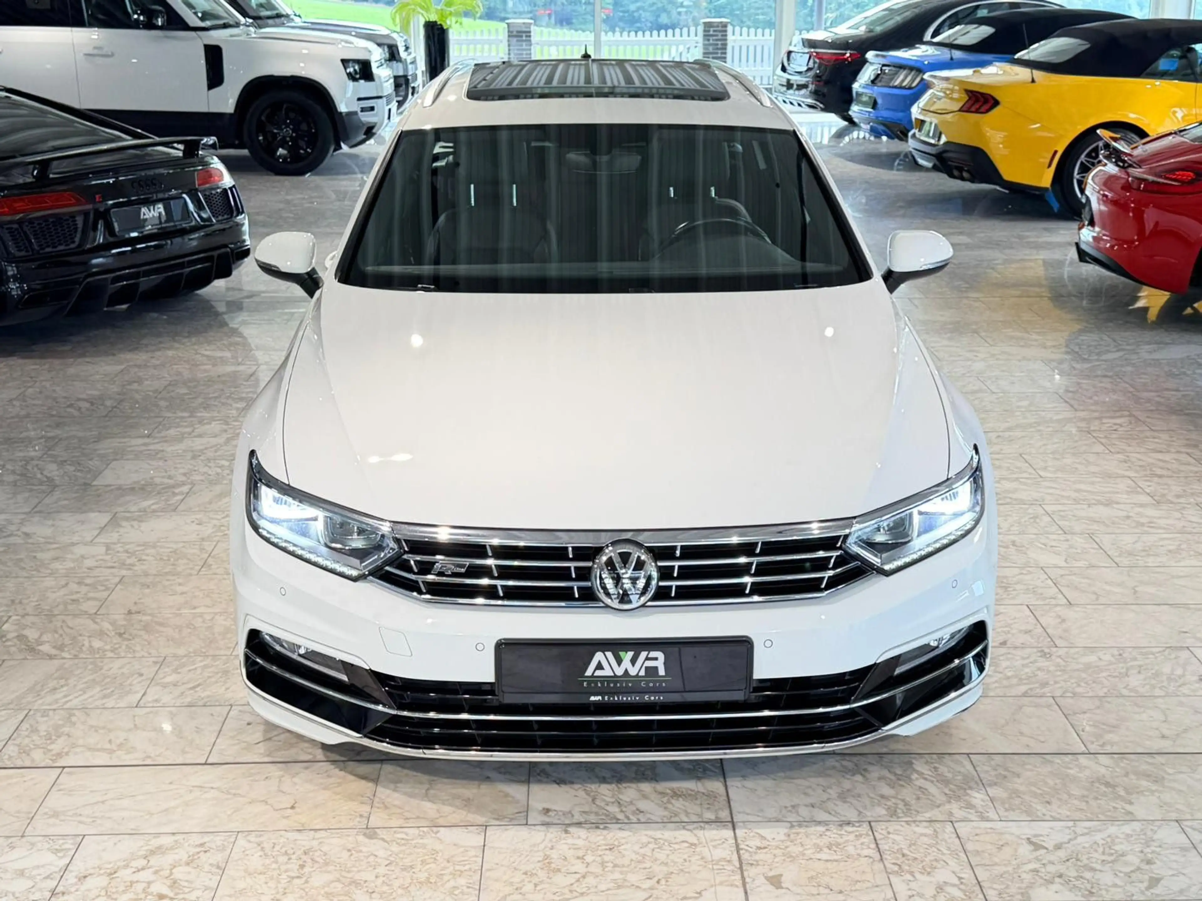 Volkswagen Passat R-LINE & HIGHLINE*PANO*ACC*VIRTUAL*AHK* — photo 8