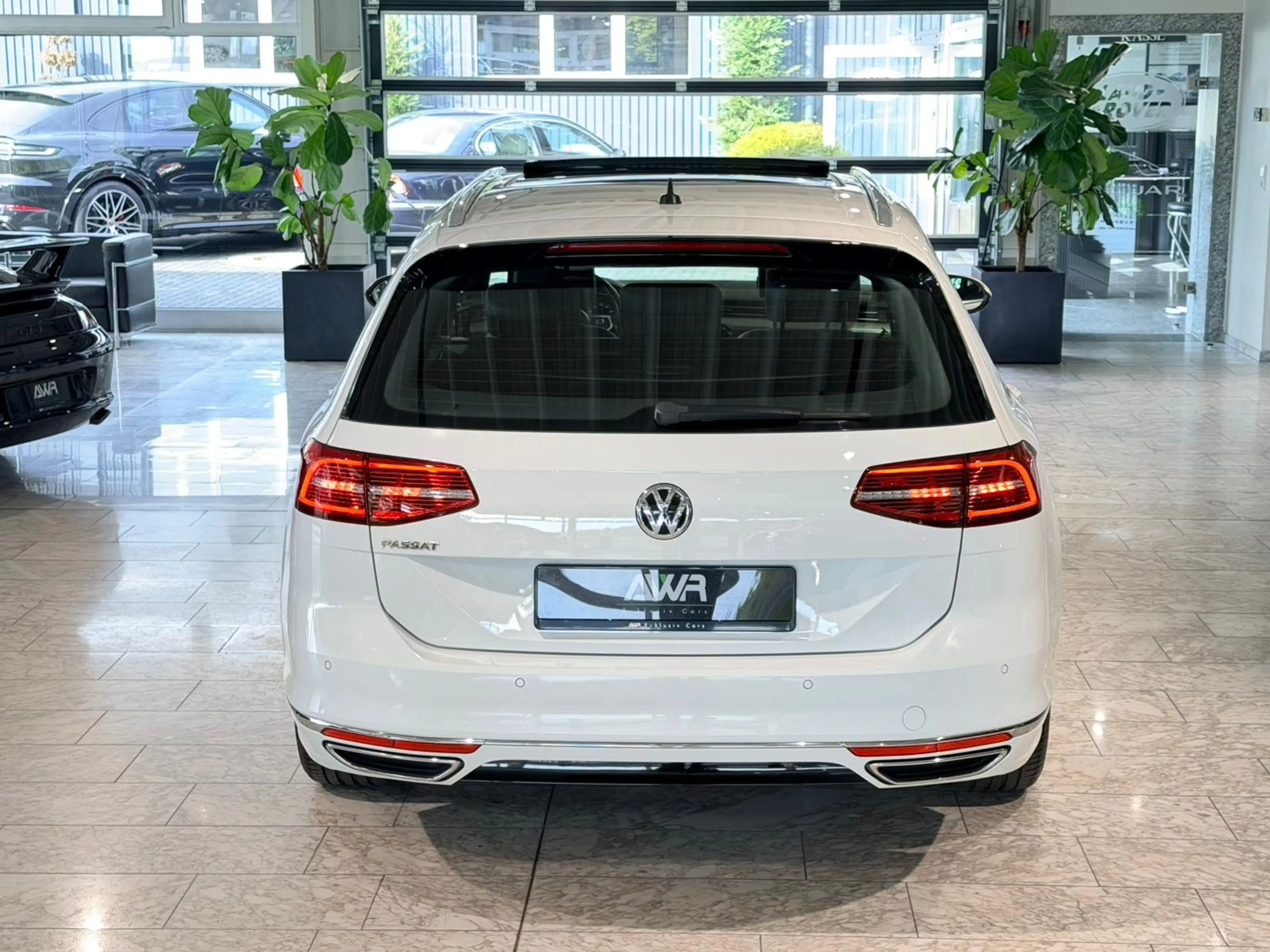 Volkswagen Passat R-LINE & HIGHLINE*PANO*ACC*VIRTUAL*AHK* — photo 5