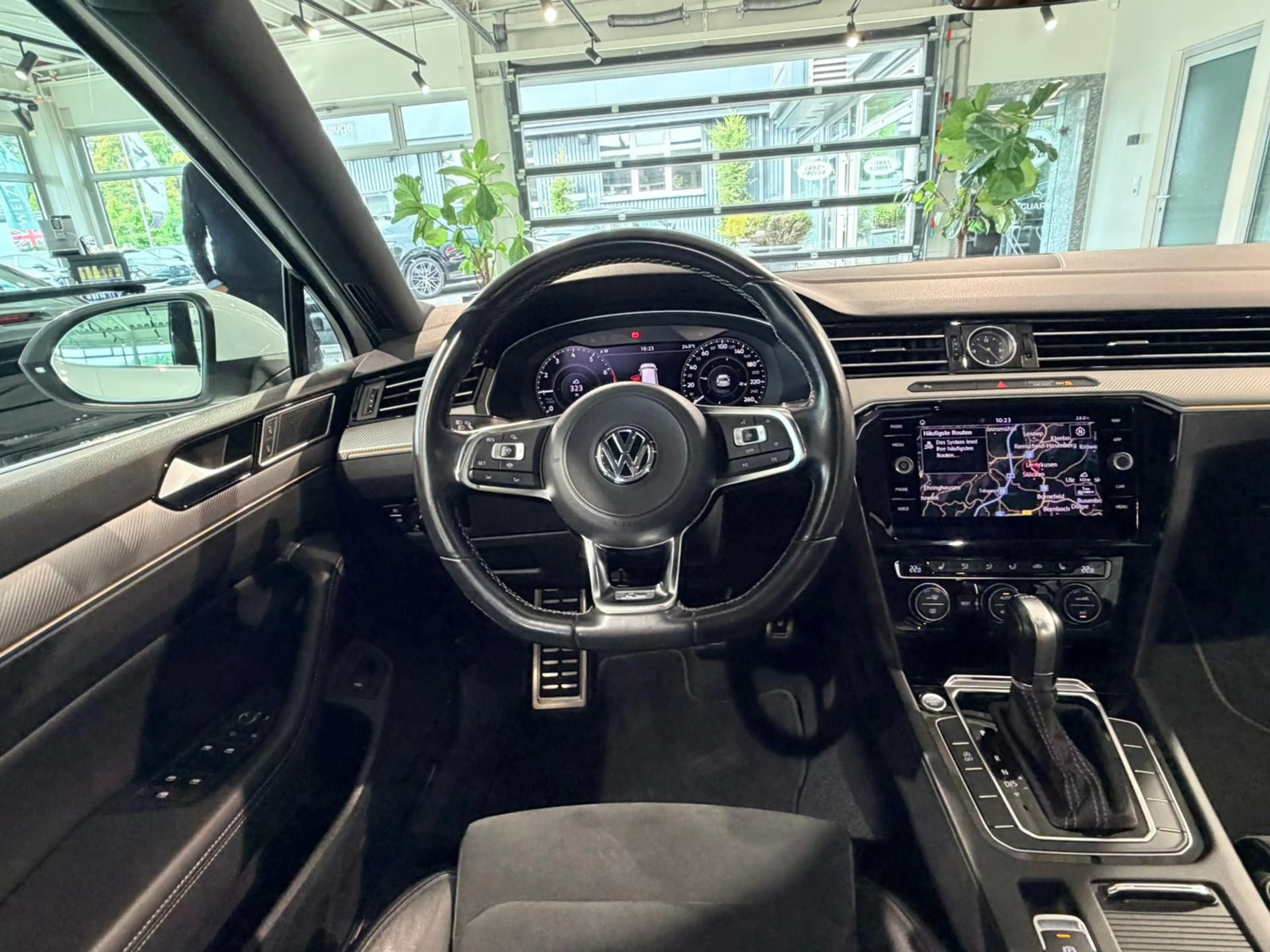 Volkswagen Passat R-LINE & HIGHLINE*PANO*ACC*VIRTUAL*AHK* — photo 10