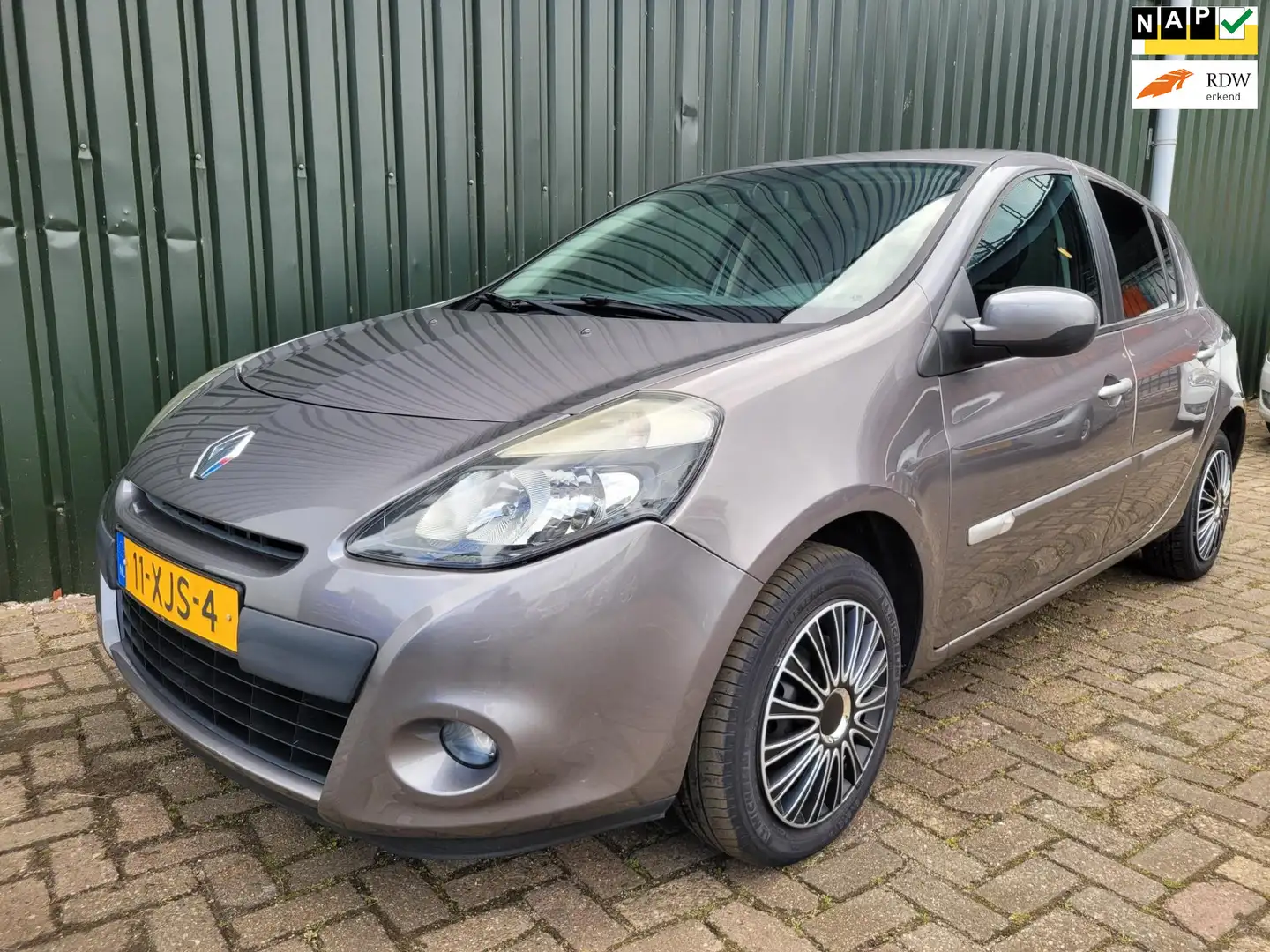 Renault Clio 1.2 Authentique 1e eigenaar 70.000km !! Grijs - 1