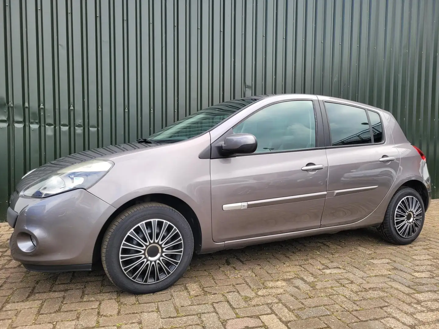 Renault Clio 1.2 Authentique 1e eigenaar 70.000km !! Grau - 2
