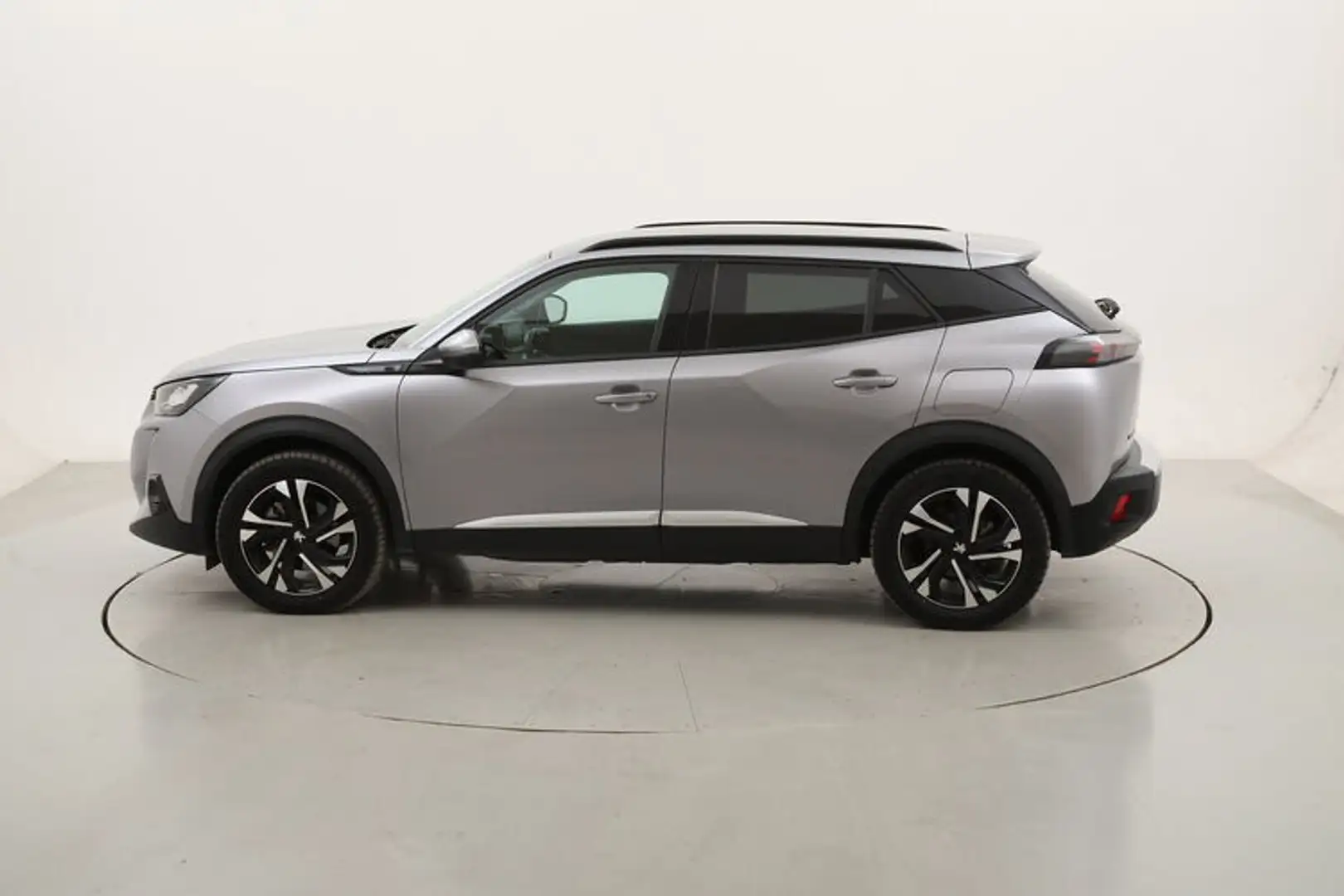 Peugeot 2008 Allure Pack Elettrico 136CV Argento - 2