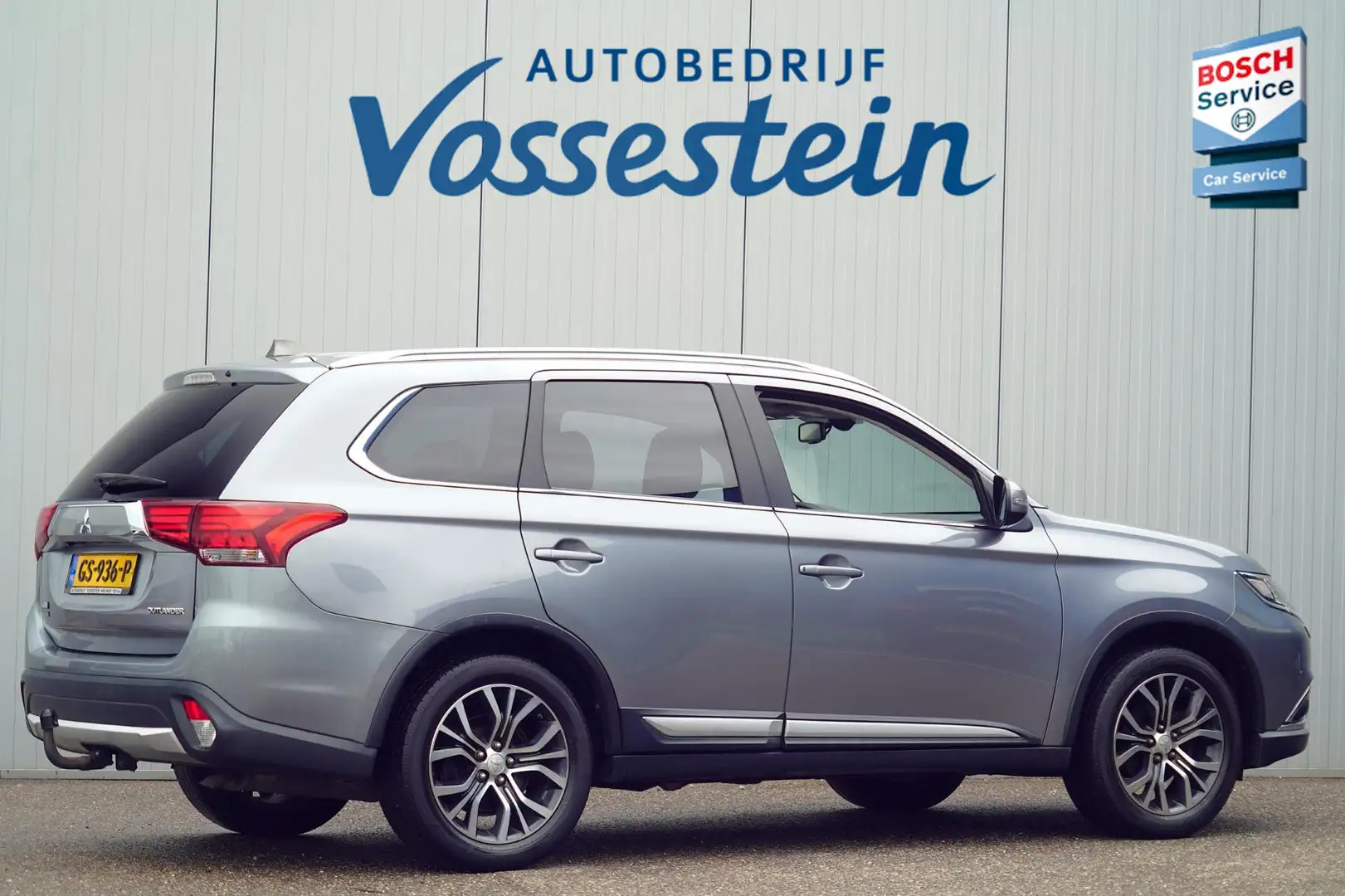 Mitsubishi Outlander 2.0 Executive Edition / 7 Pers. / 84dkm NAP / 2e E Grijs - 2