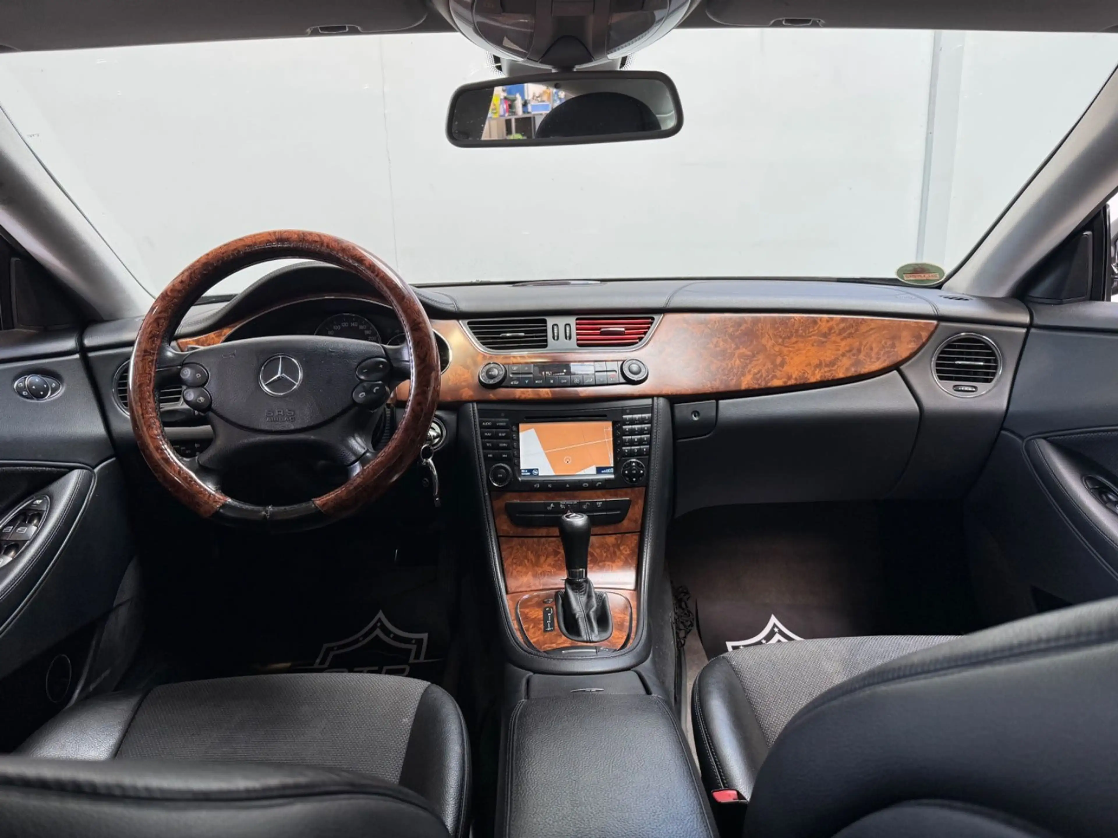 Mercedes-Benz CLS 350 CGI — photo 15