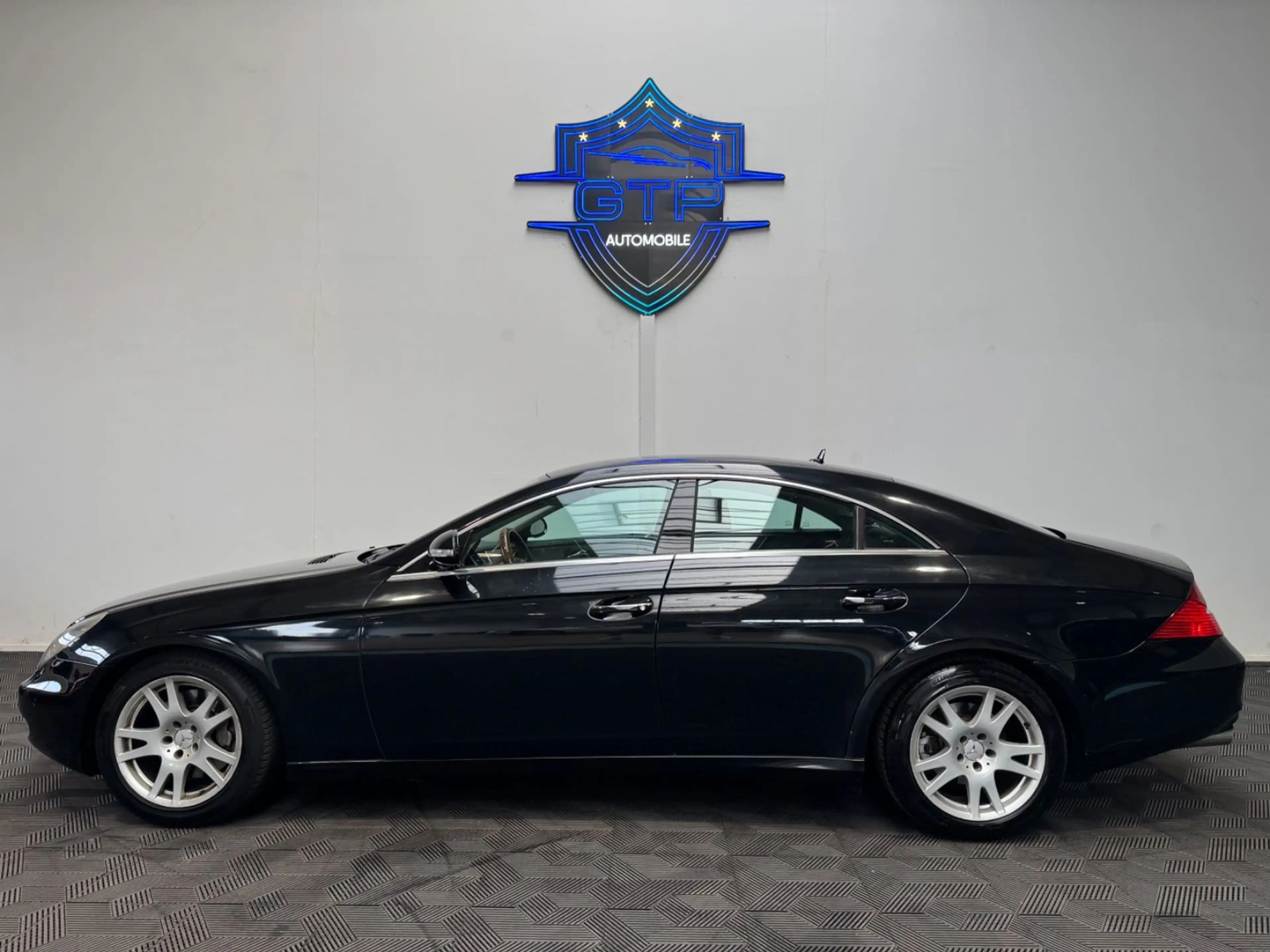 Mercedes-Benz CLS 350 CGI — photo 8