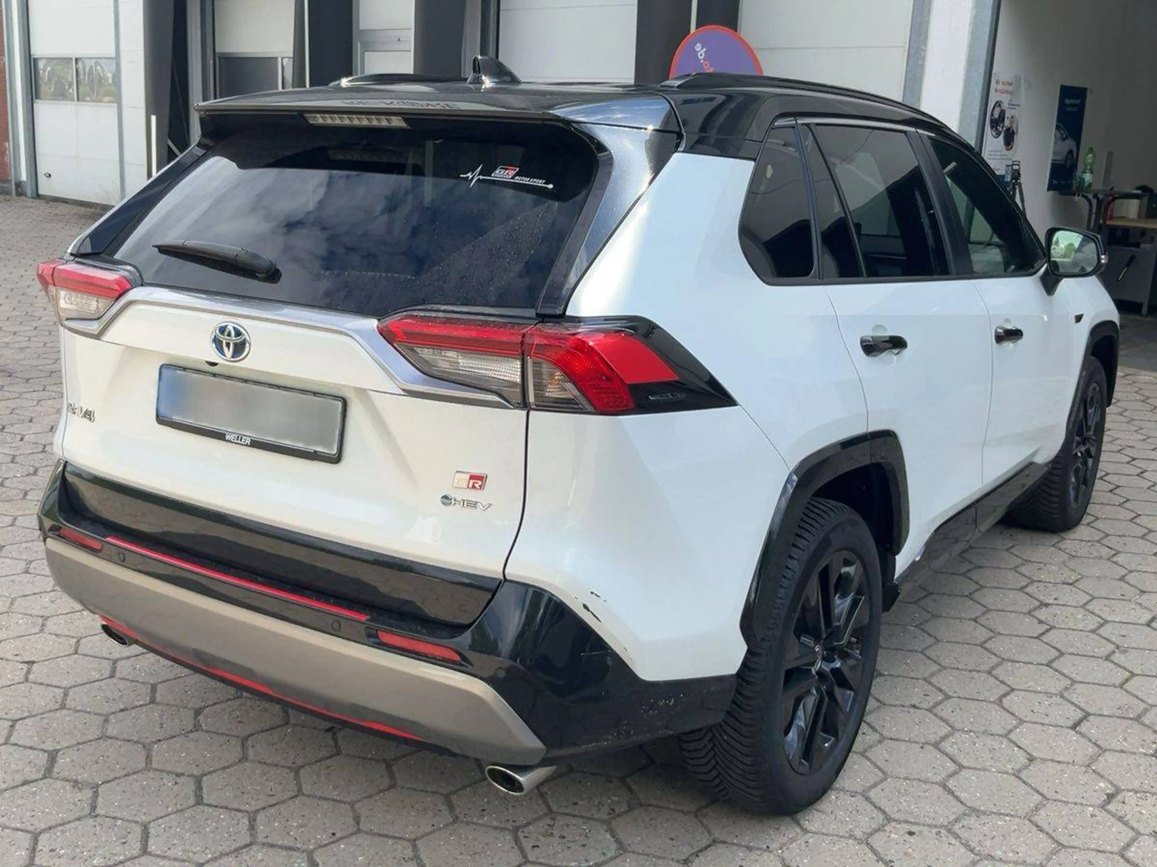 Toyota RAV4 Hybrid 4x2 Basis — photo 2
