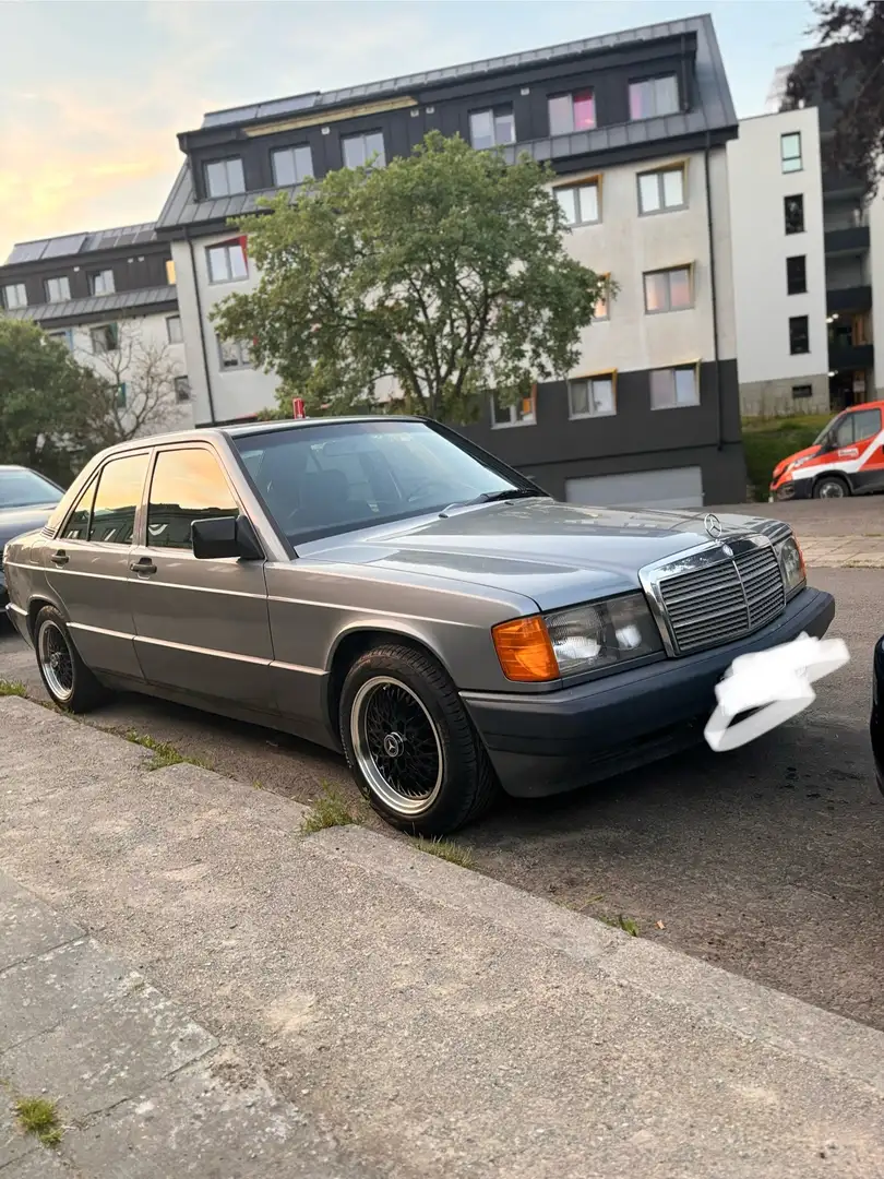 Mercedes-Benz 190 Classe E 190 - 1