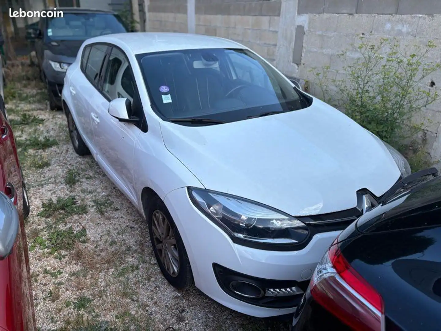 Renault Megane Mégane 3 berline tce 115 zen problème soupape Blanc - 1