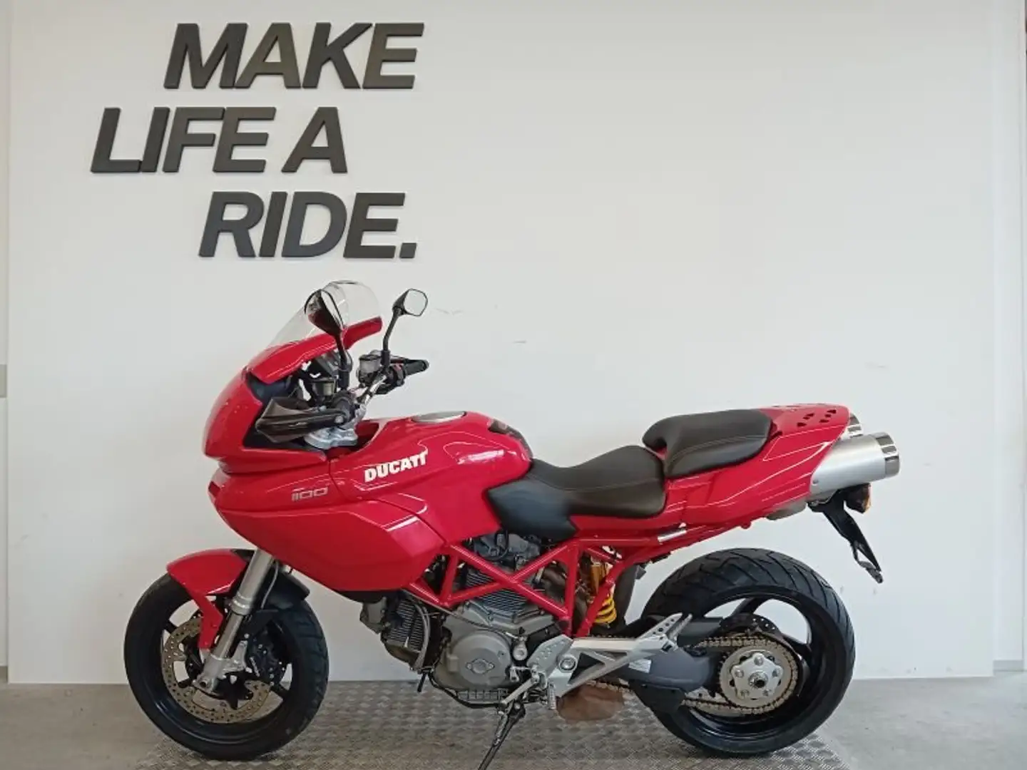Ducati Multistrada 1100 Rojo - 2