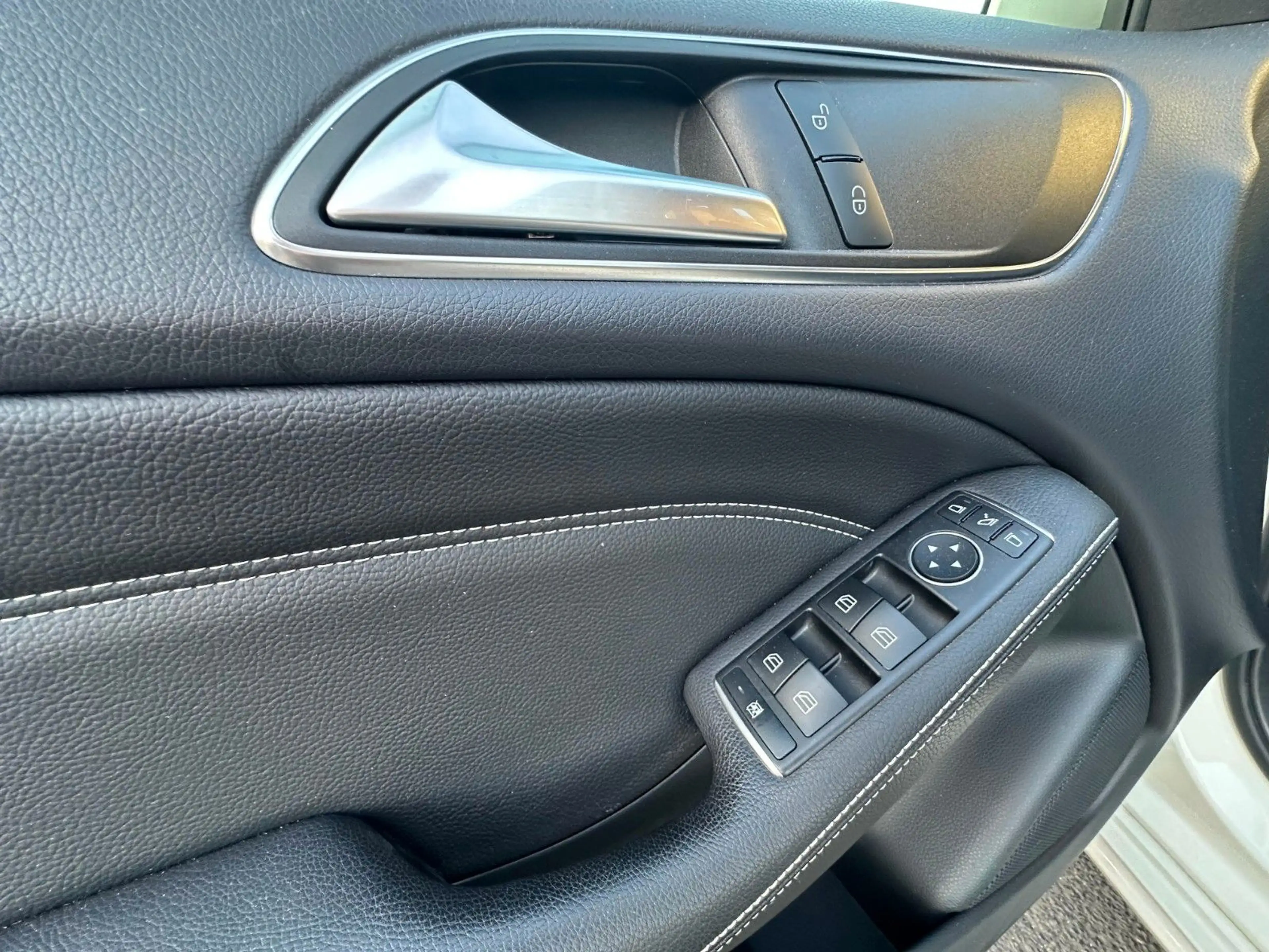 Mercedes-Benz B 200 / Automatik/AHK/Kamera/Navi/SHZ/Klima — photo 12