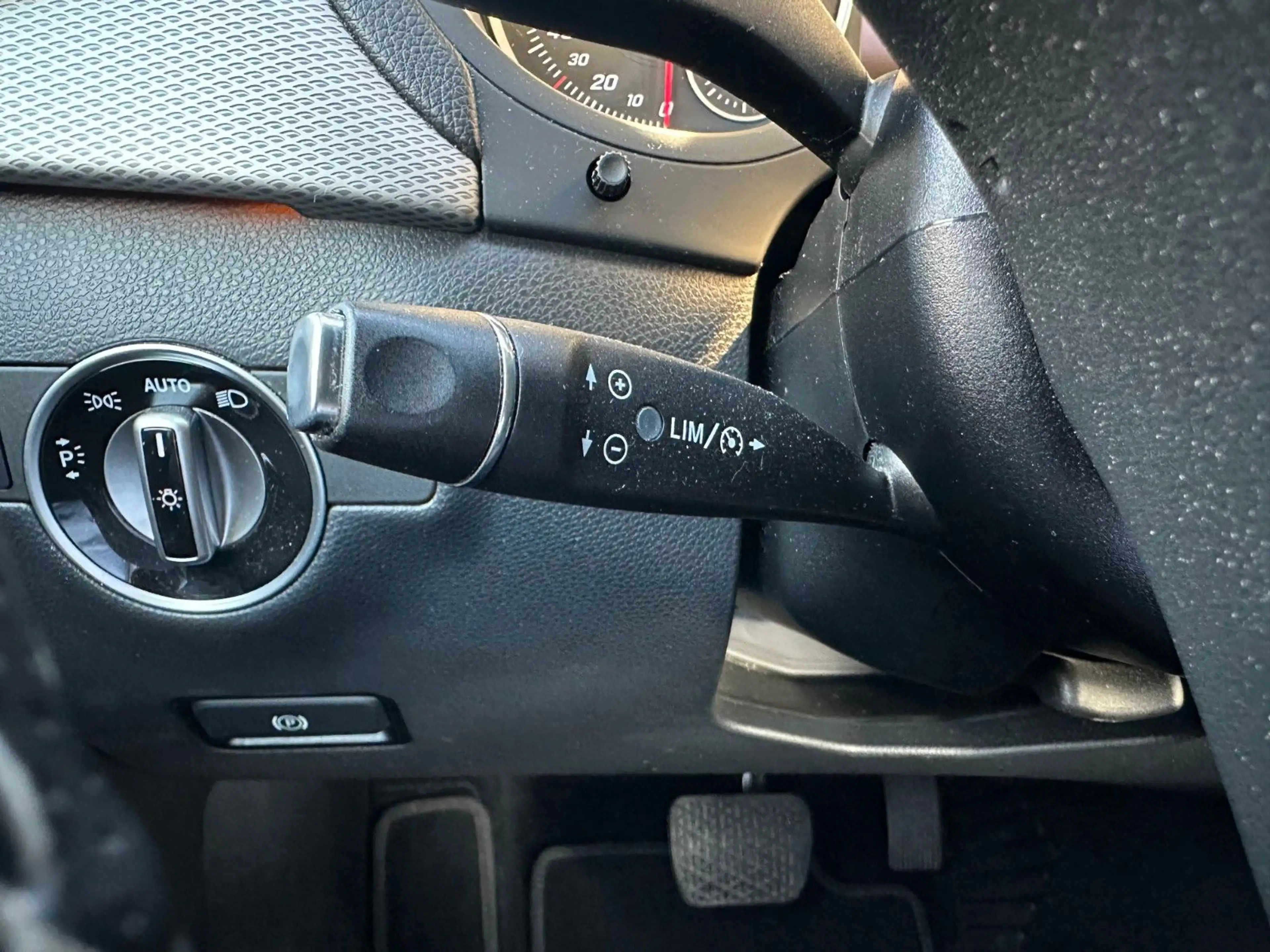 Mercedes-Benz B 200 / Automatik/AHK/Kamera/Navi/SHZ/Klima — photo 14