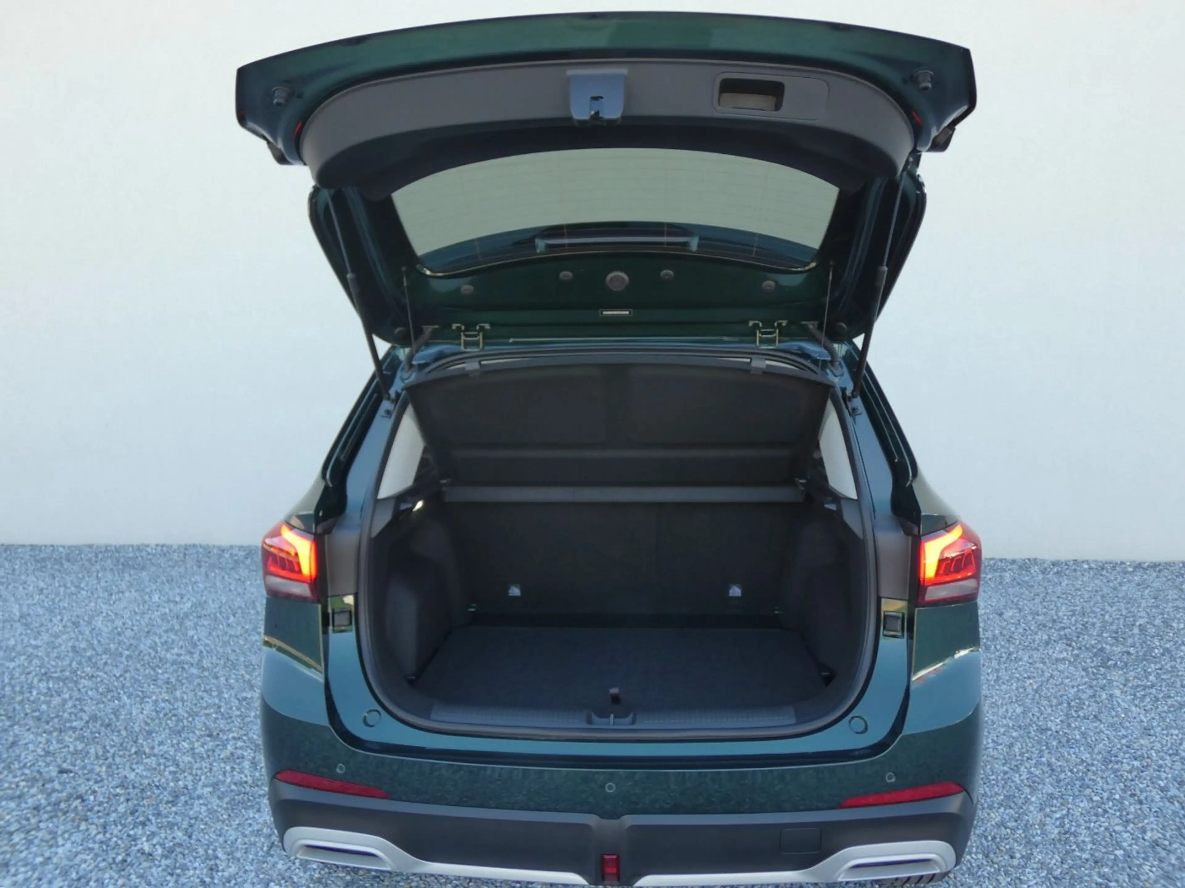 MG ZS Hybrid+ Luxury 360°Kam+LED+Distr+Navi+SHZ+LHZ — photo 9