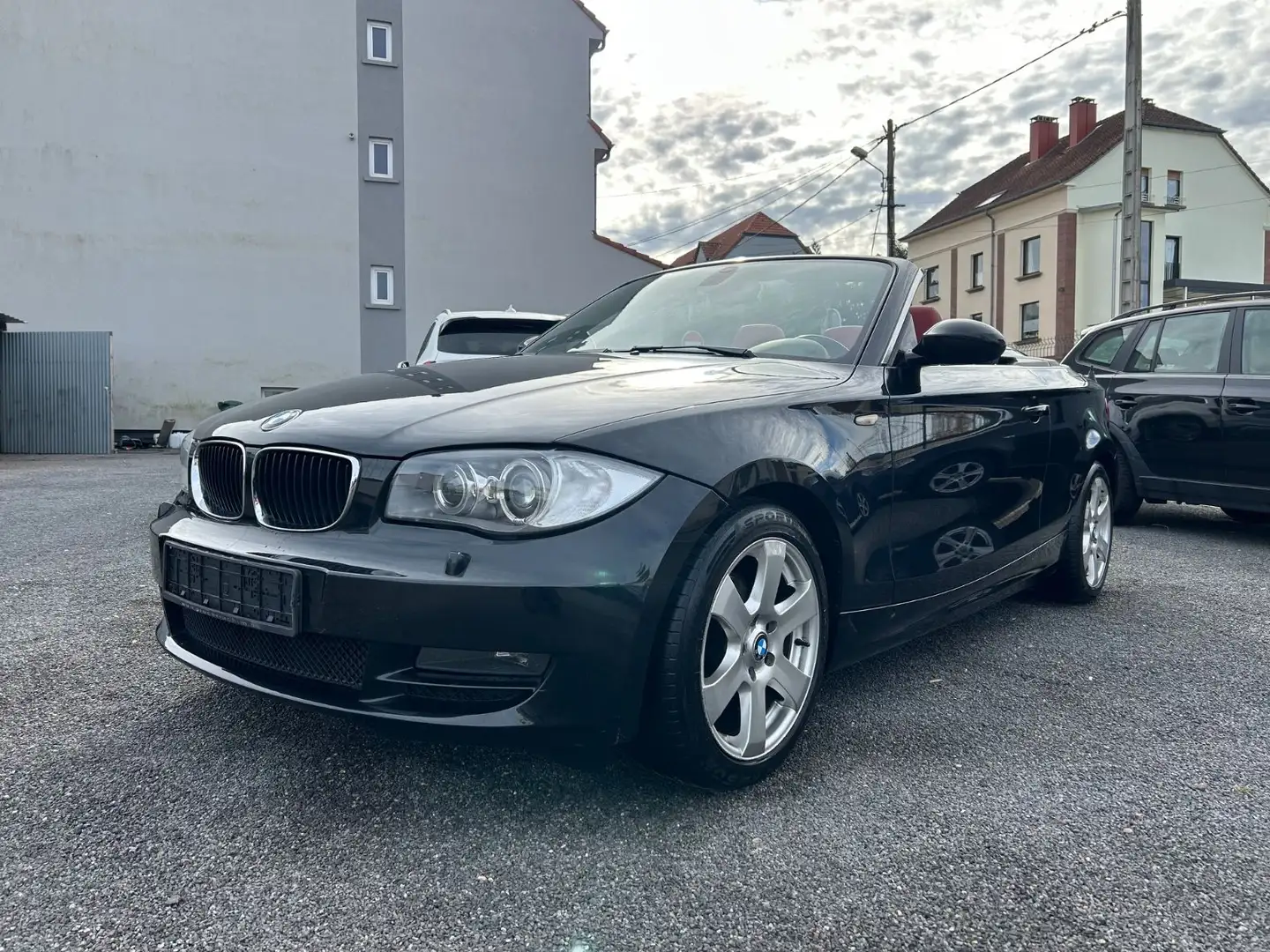 BMW 120 d LEDER + BI-XENON + SHZ + TEMP Schwarz - 1