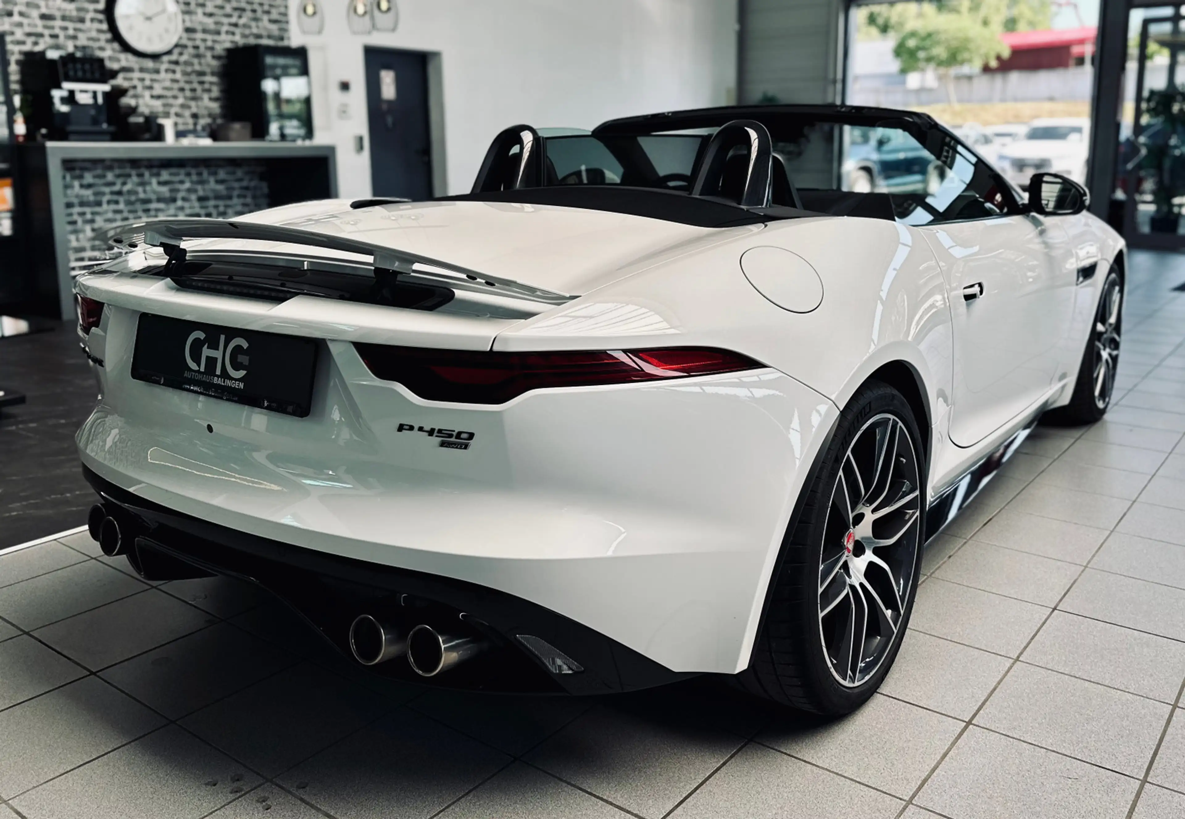 Jaguar F-Type 5.0 V8 R-Dynamic AWD Cabriolet — photo 11