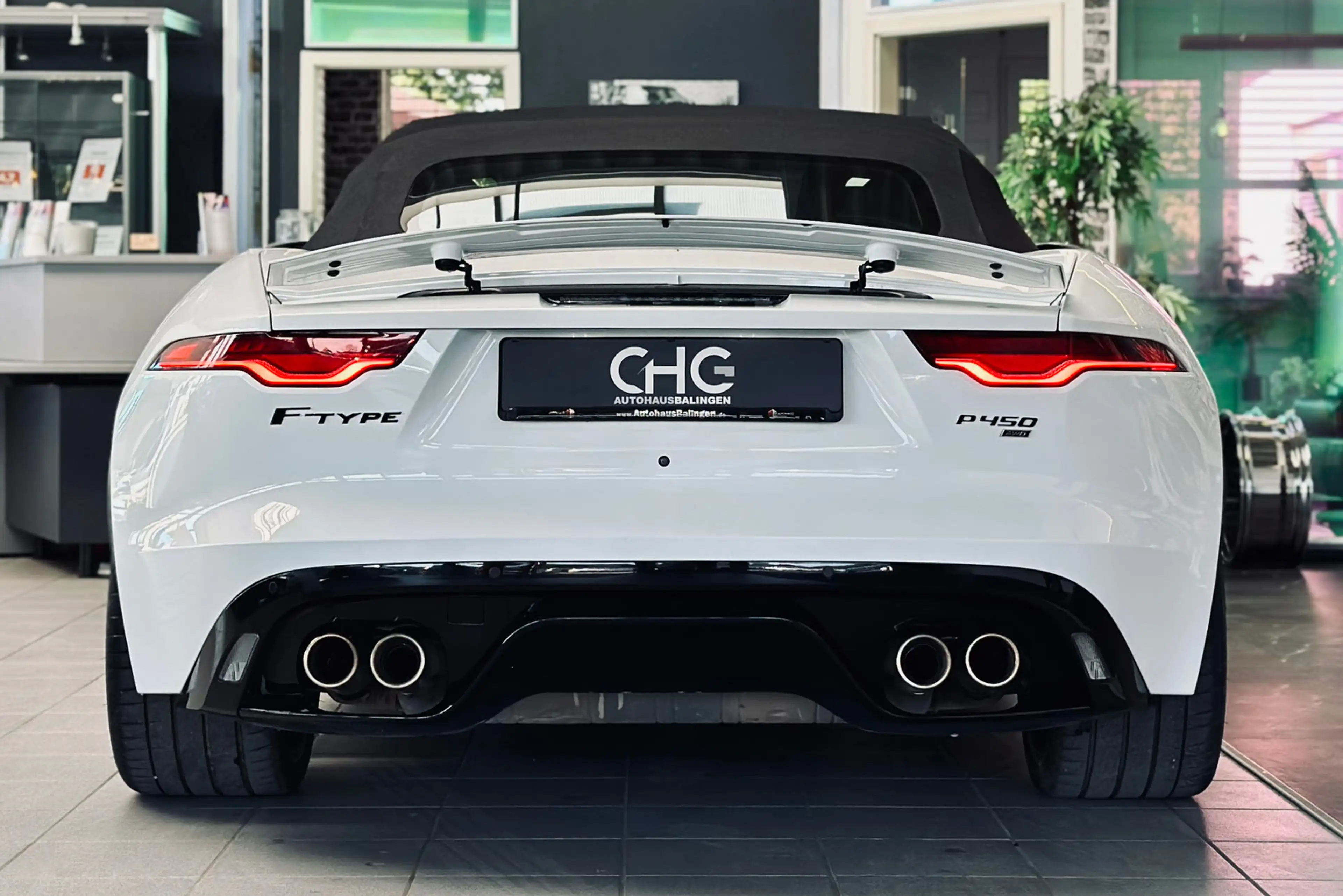 Jaguar F-Type 5.0 V8 R-Dynamic AWD Cabriolet — photo 6