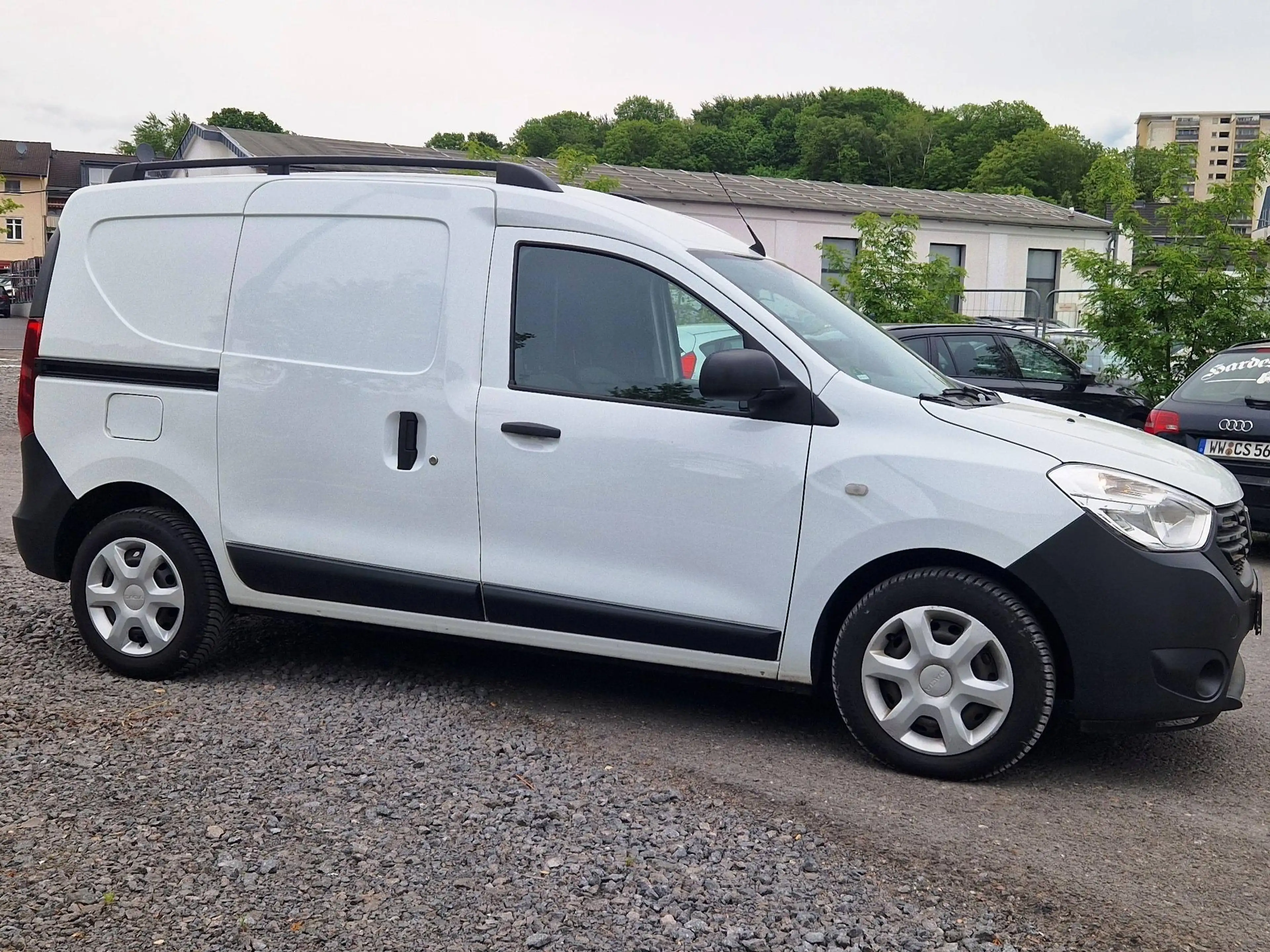 Dacia Dokker Comfort/2 Schiebetüren/Navi/PDC/Tempomat/Klima/Finanzierung ab 6,99%/ — photo 4
