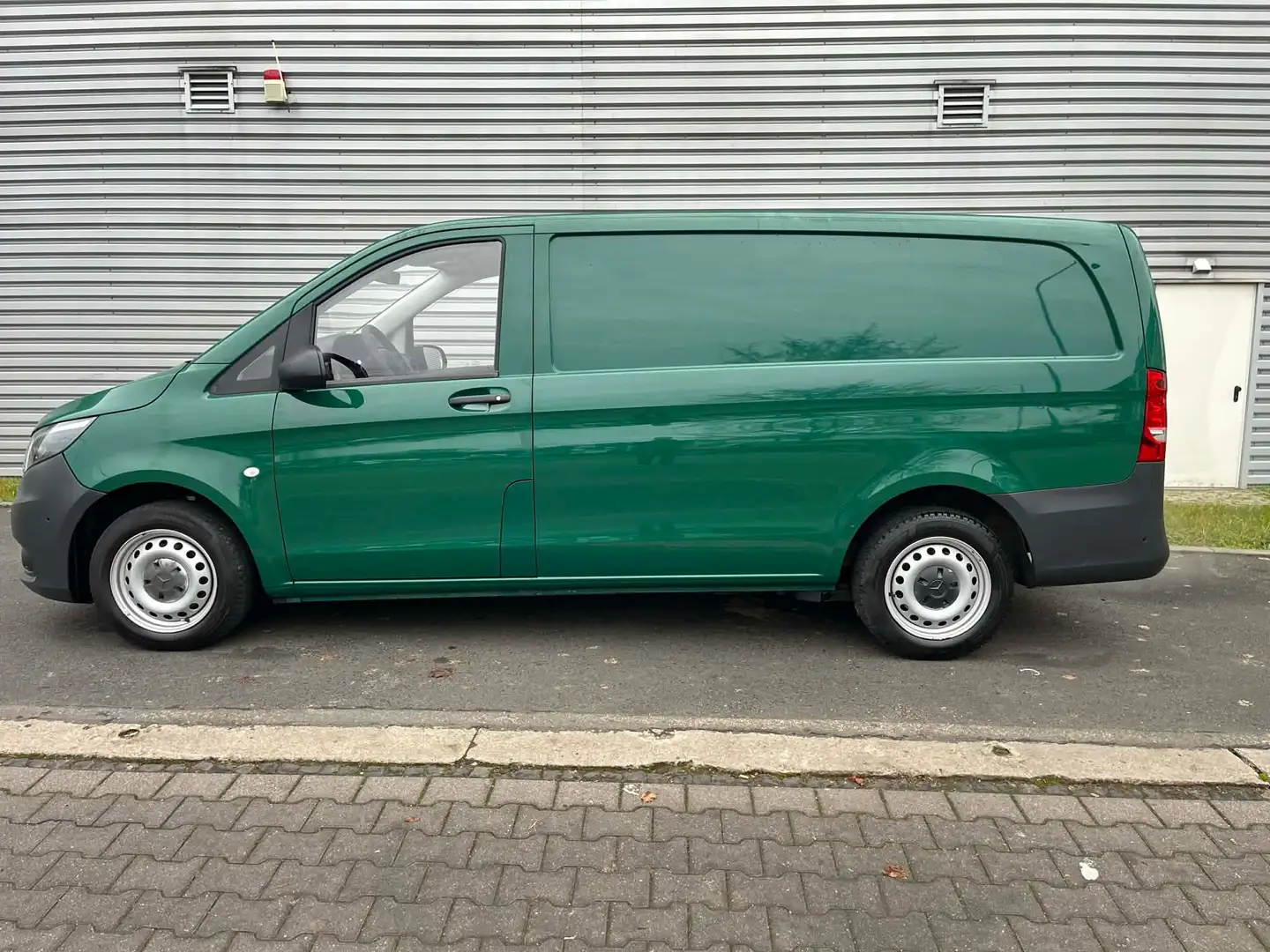 Mercedes-Benz Vito 109 CDI FWD lang Navi PDC Kamera Vert - 1