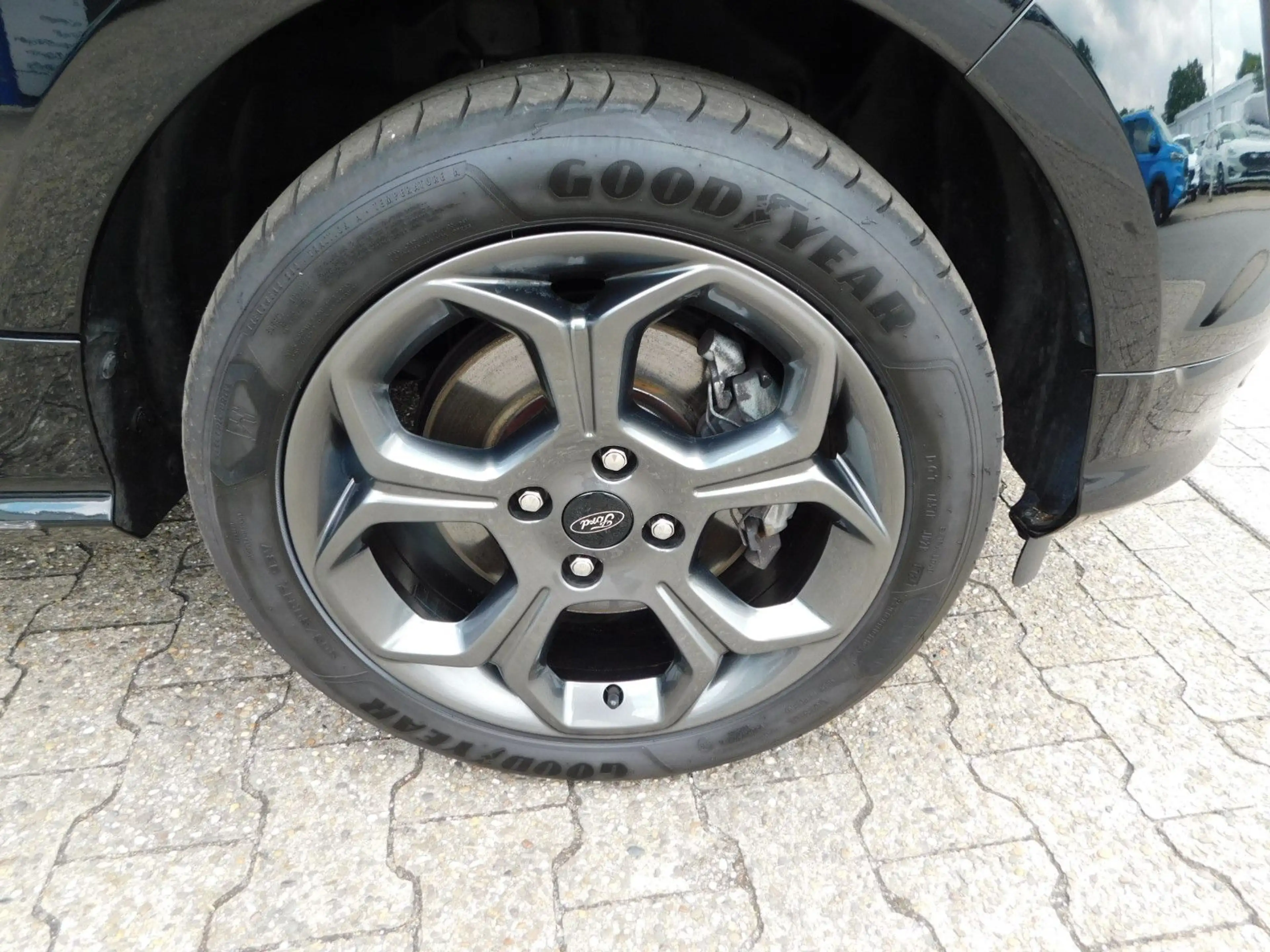 Ford EcoSport ST-Line — photo 11