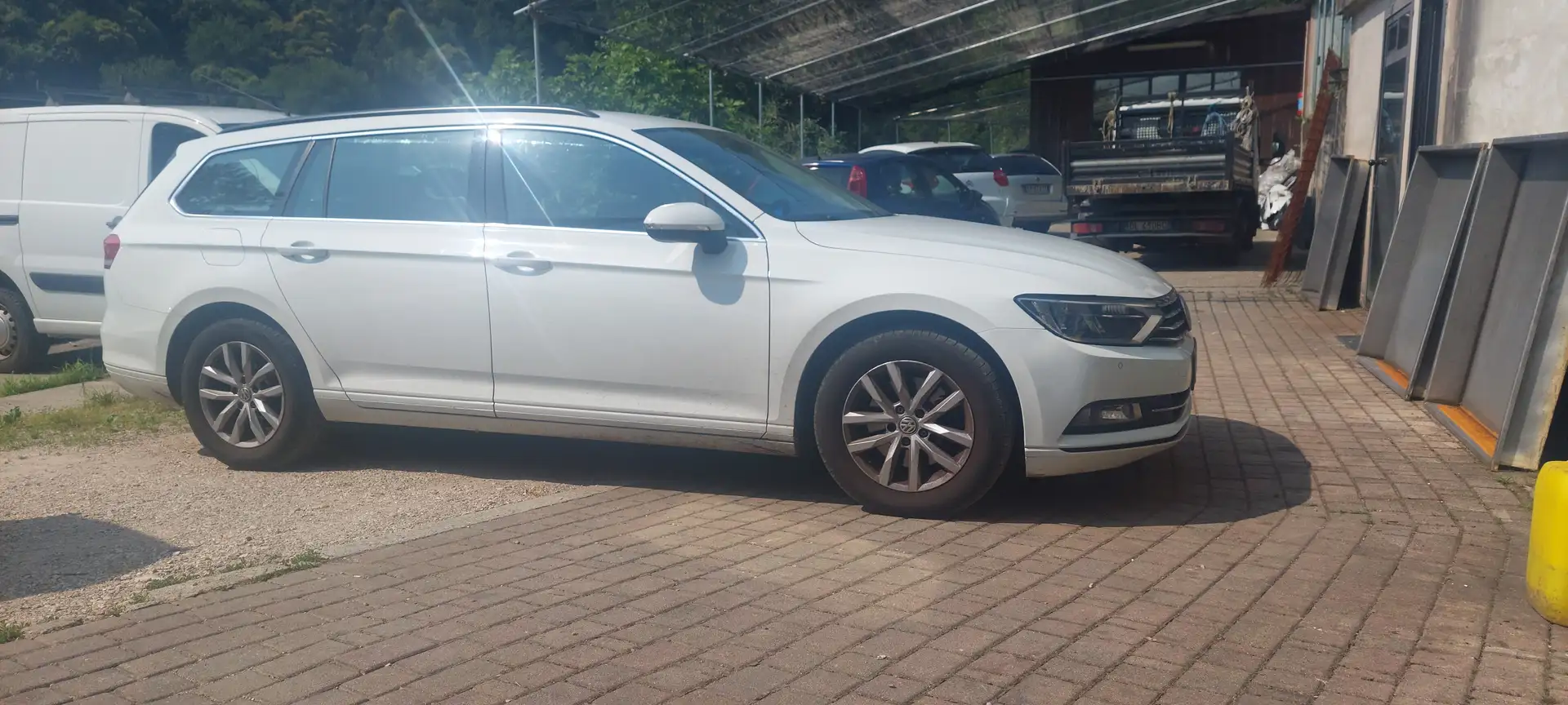 Volkswagen Passat Variant 2.0 TDI DSG BlueMotion Technology Bianco - 2