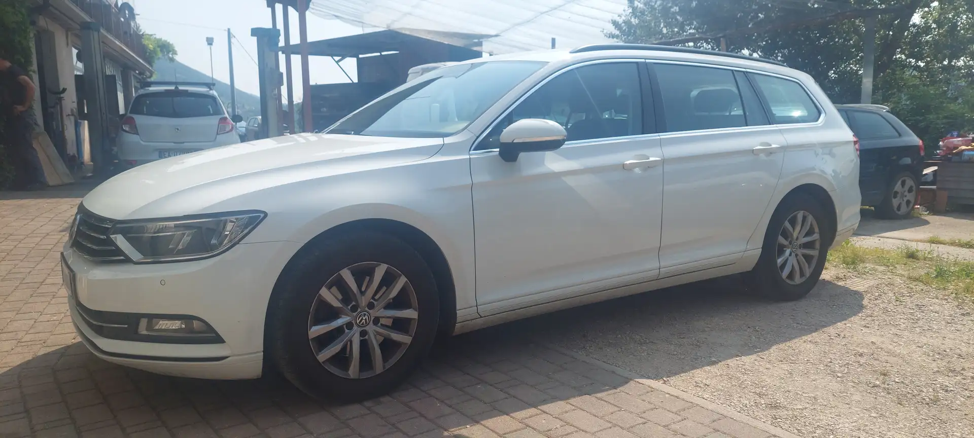 Volkswagen Passat Variant 2.0 TDI DSG BlueMotion Technology Bianco - 1