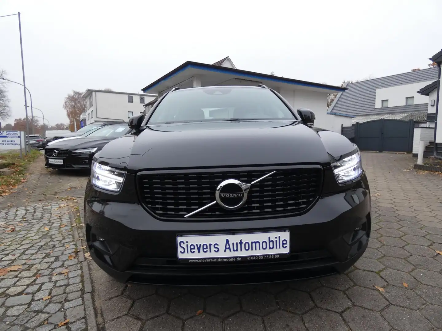 Volvo XC40 XC40 D4 R-Design AWD LED ACC Memory Navi SHZ CAM Schwarz - 2