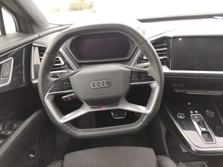 Audi Q4 2024, foto 6