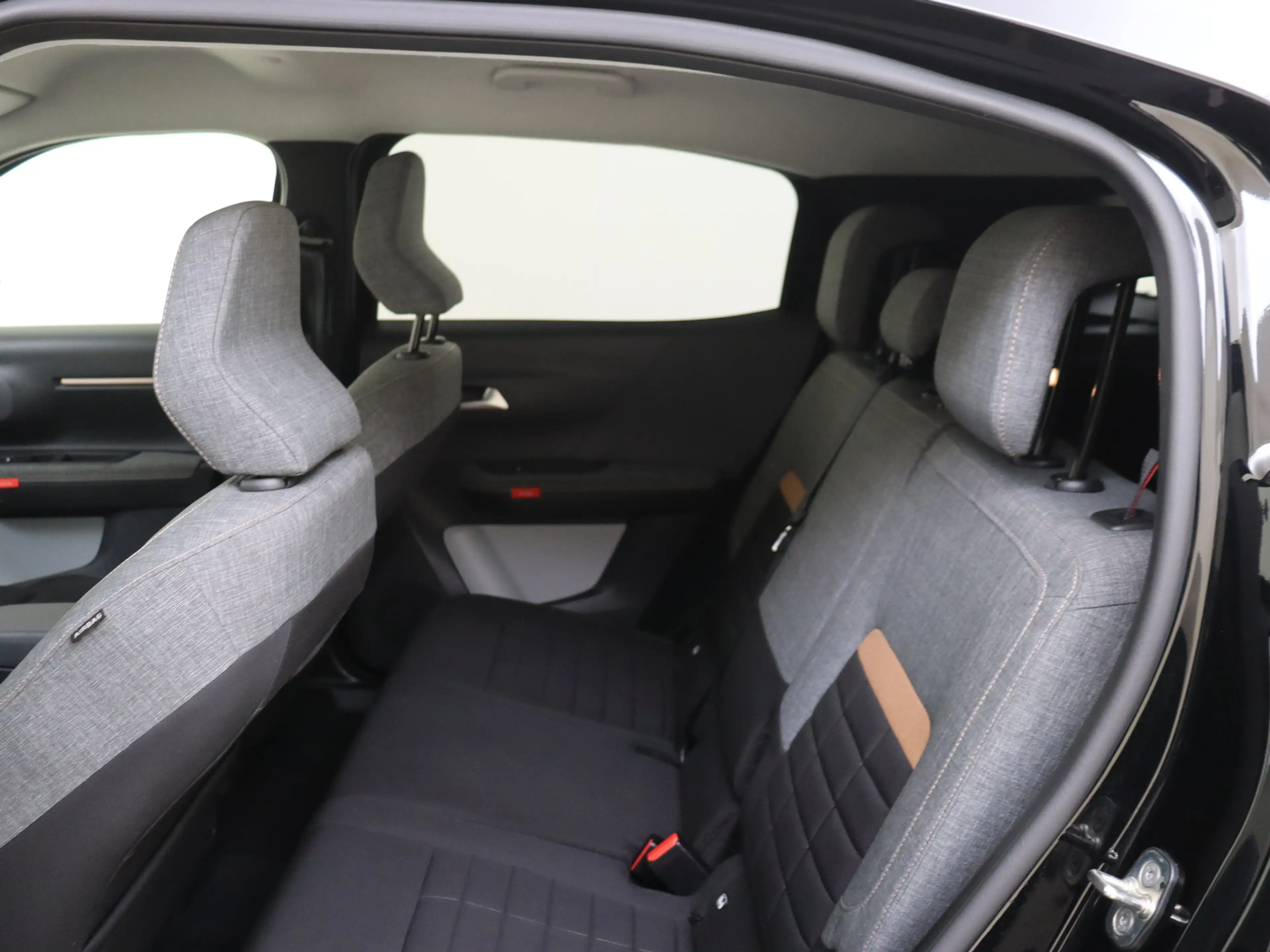 Citroen C3 Aircross 1.2 Turbo Hybride 145pk Plus 7p. — photo 12