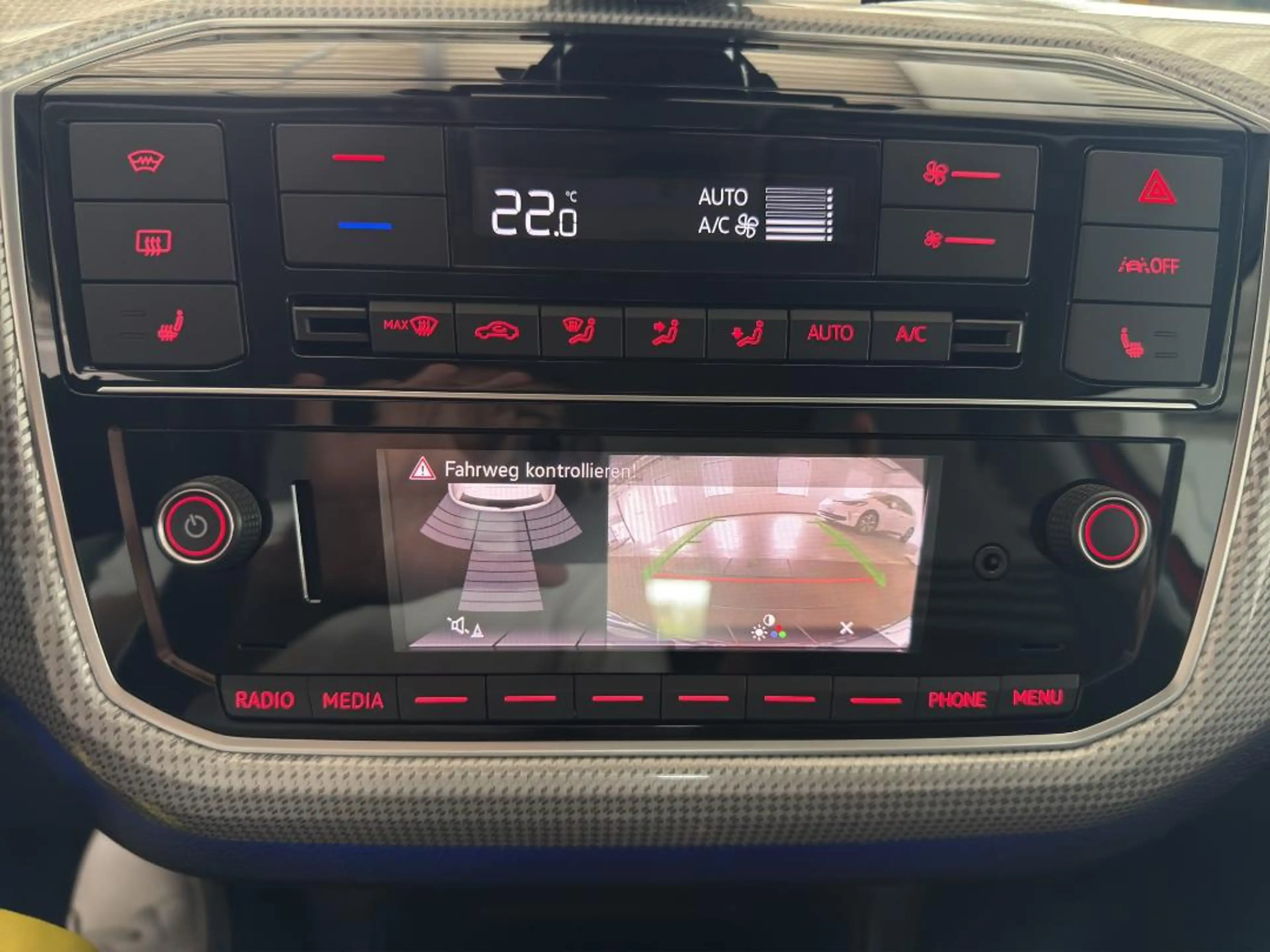 Volkswagen e-up! Edition Kamera PDC GRA SHZ Maps+More — photo 14