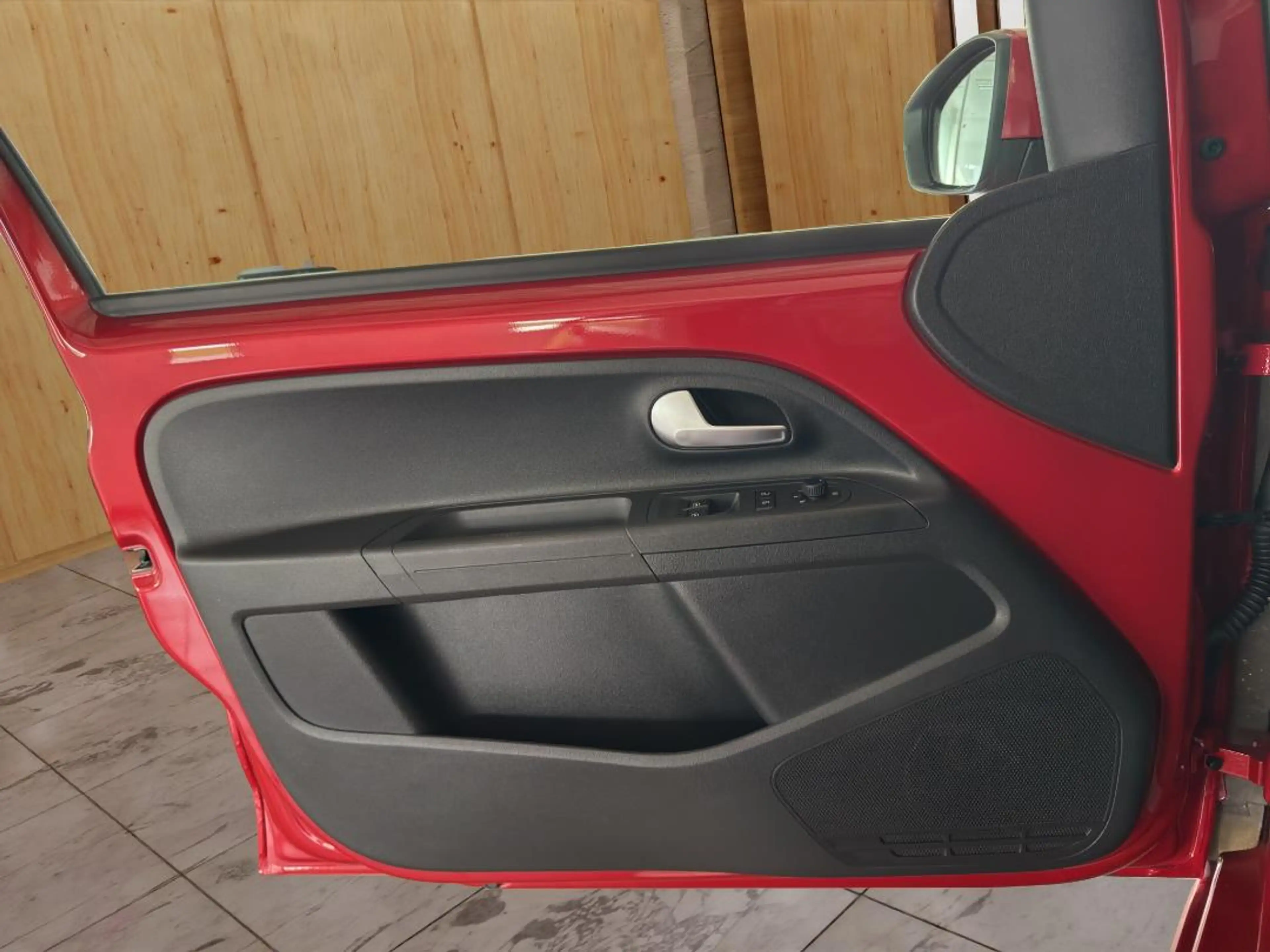 Volkswagen e-up! Edition Kamera PDC GRA SHZ Maps+More — photo 15