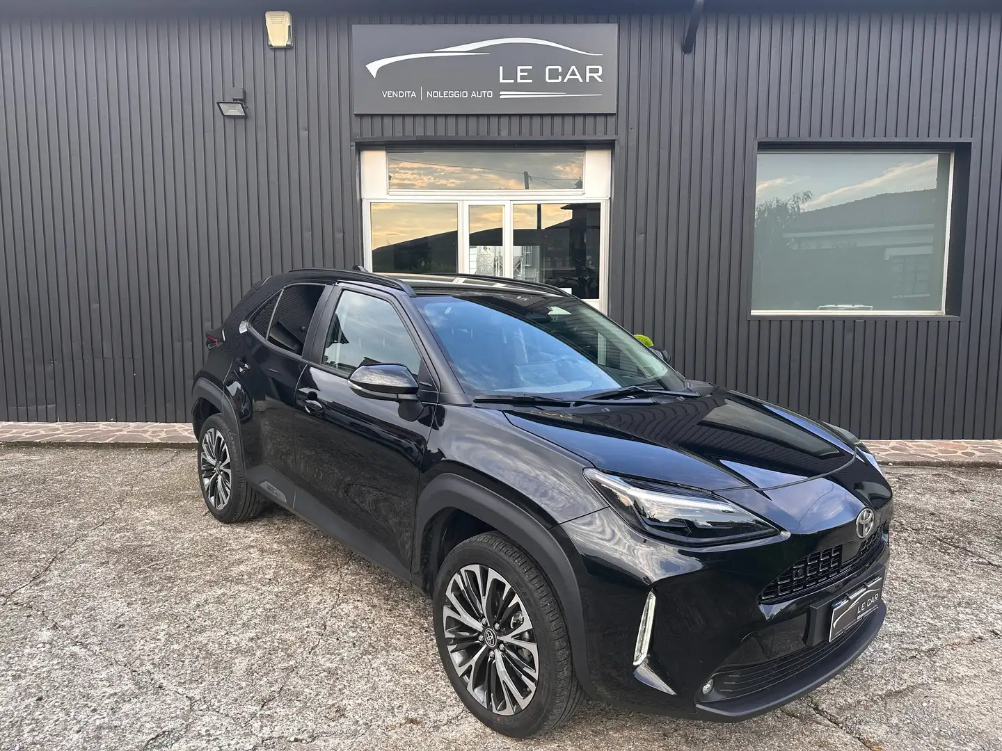 Toyota Yaris Cross Yaris Cross 1.5h Lounge fwd 130cv e-cvt Nero - 1