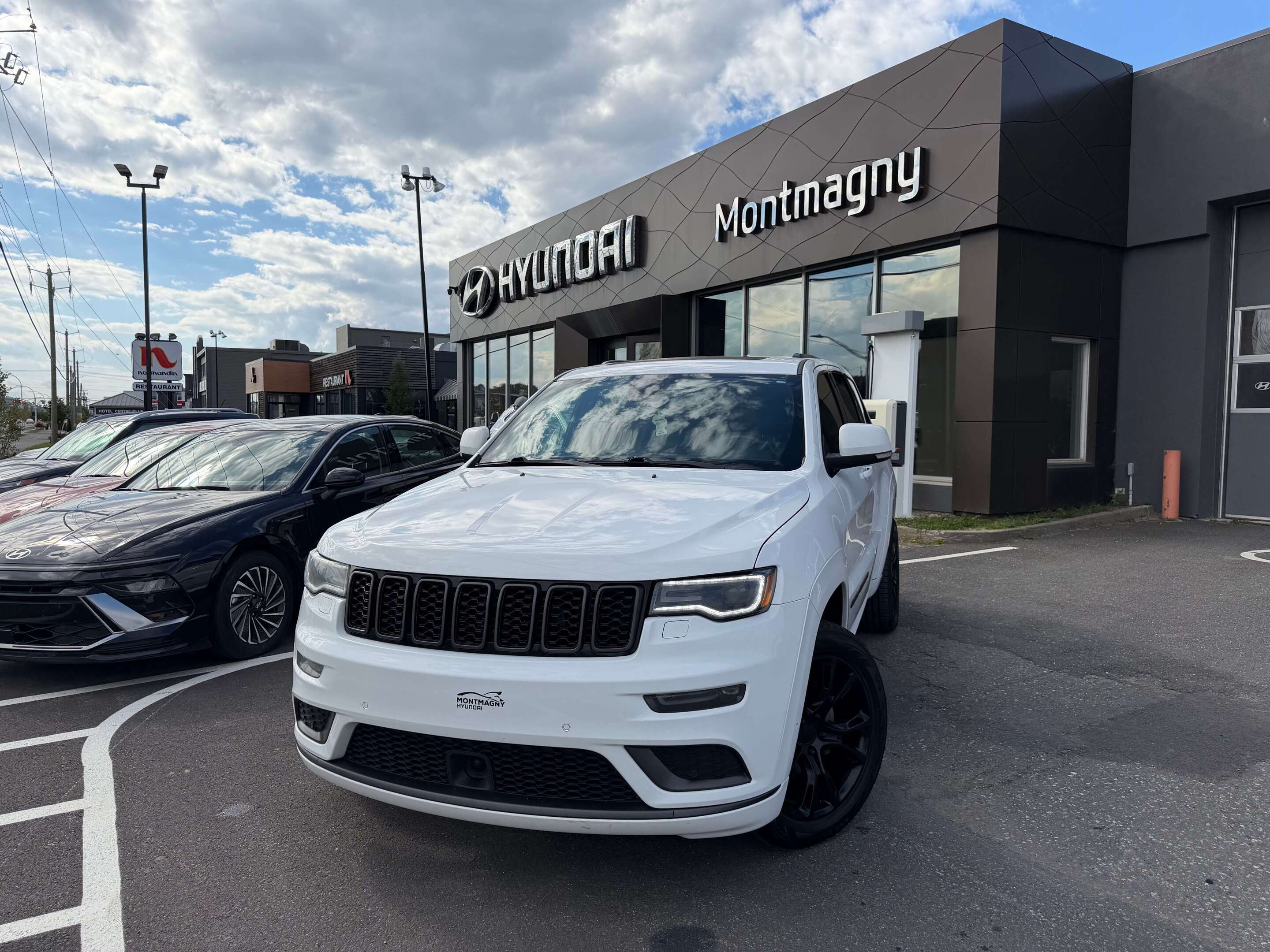 White 2018 Jeep Grand Cherokee SUV / Crossover Four-Wheel Drive Automatic