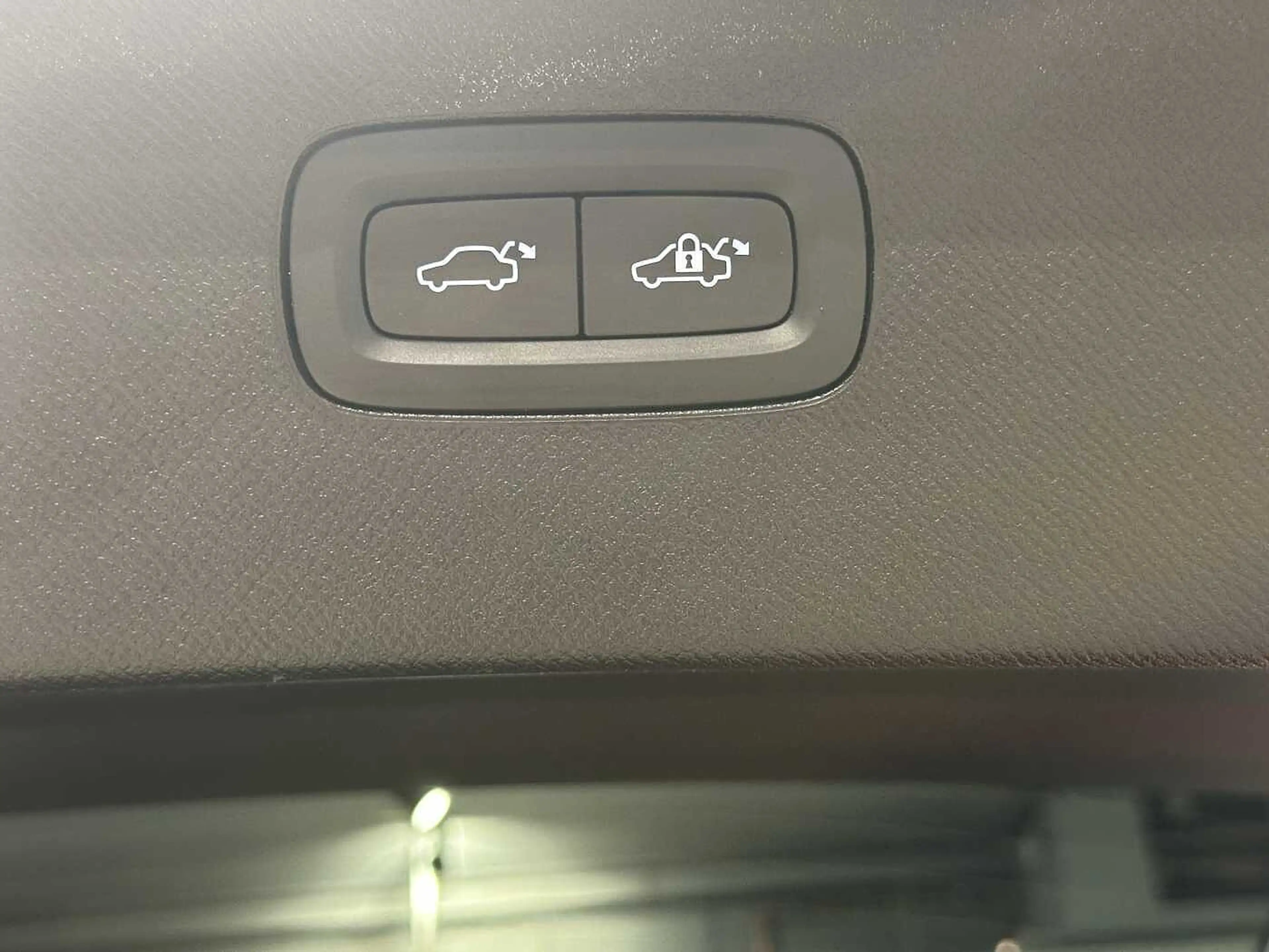 Volvo XC90 T8 Recharge Dark Plus + electr trekhaak — photo 16