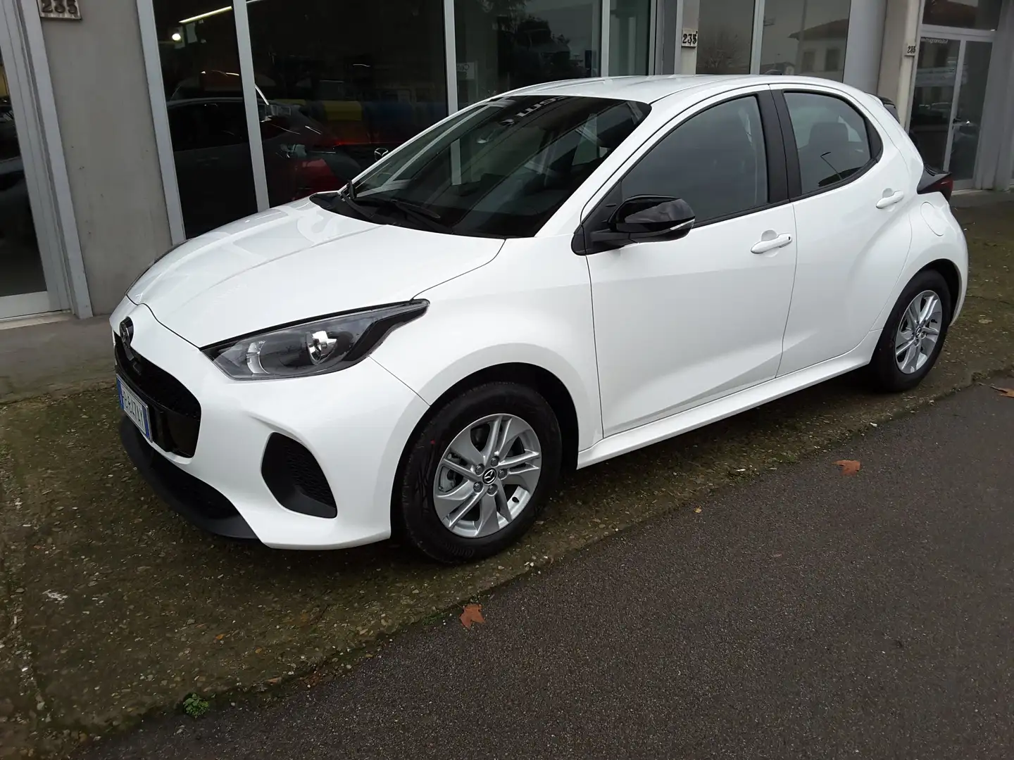 Mazda 2 Hybrid 1.5 VVT e-CVT Centre-Line *KM ZERO* Bianco - 2