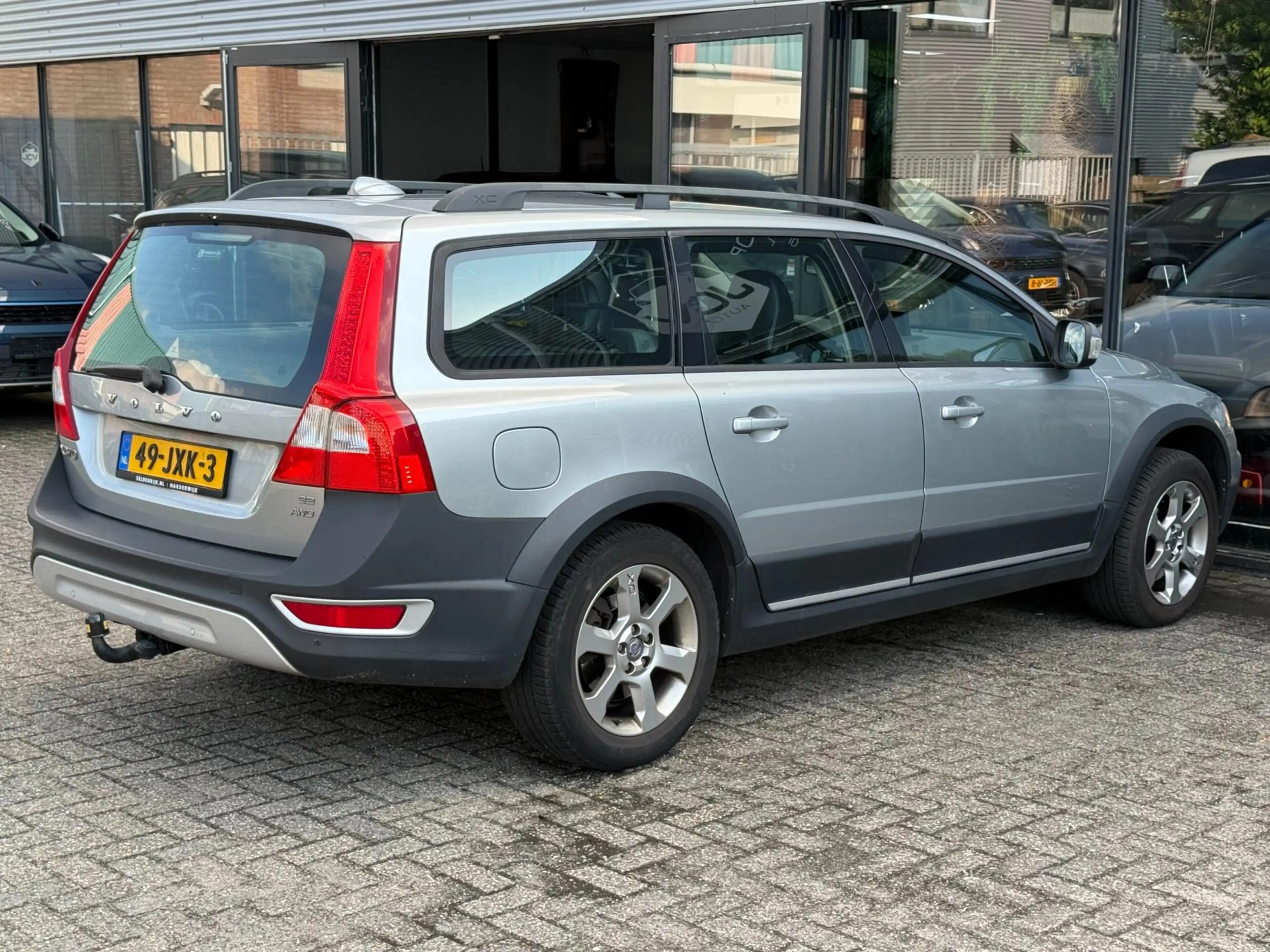 Volvo XC70 3.2 Momentum APK/NAP/NAVI/LEER/TREKHAAK — photo 6
