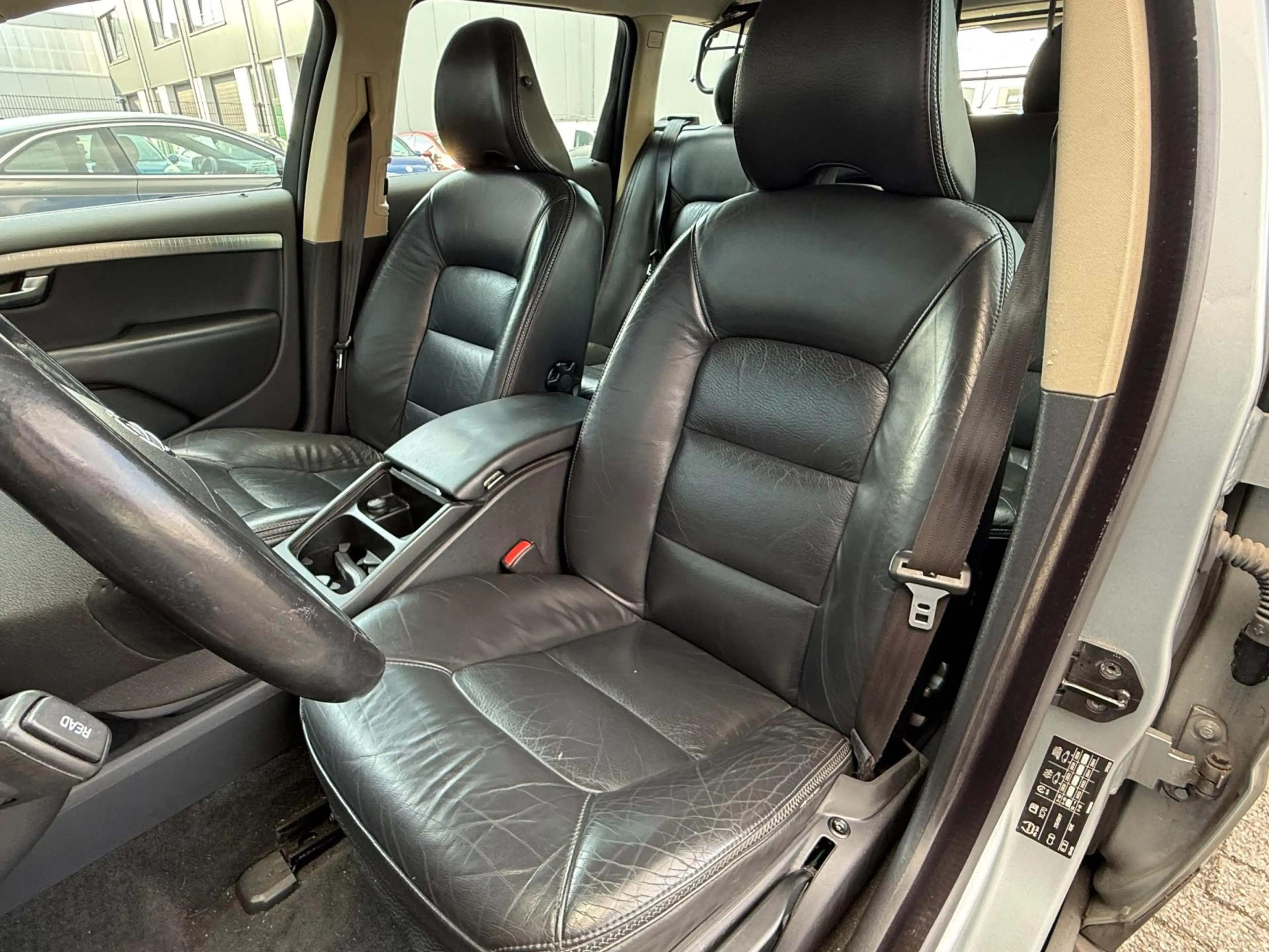 Volvo XC70 3.2 Momentum APK/NAP/NAVI/LEER/TREKHAAK — photo 12