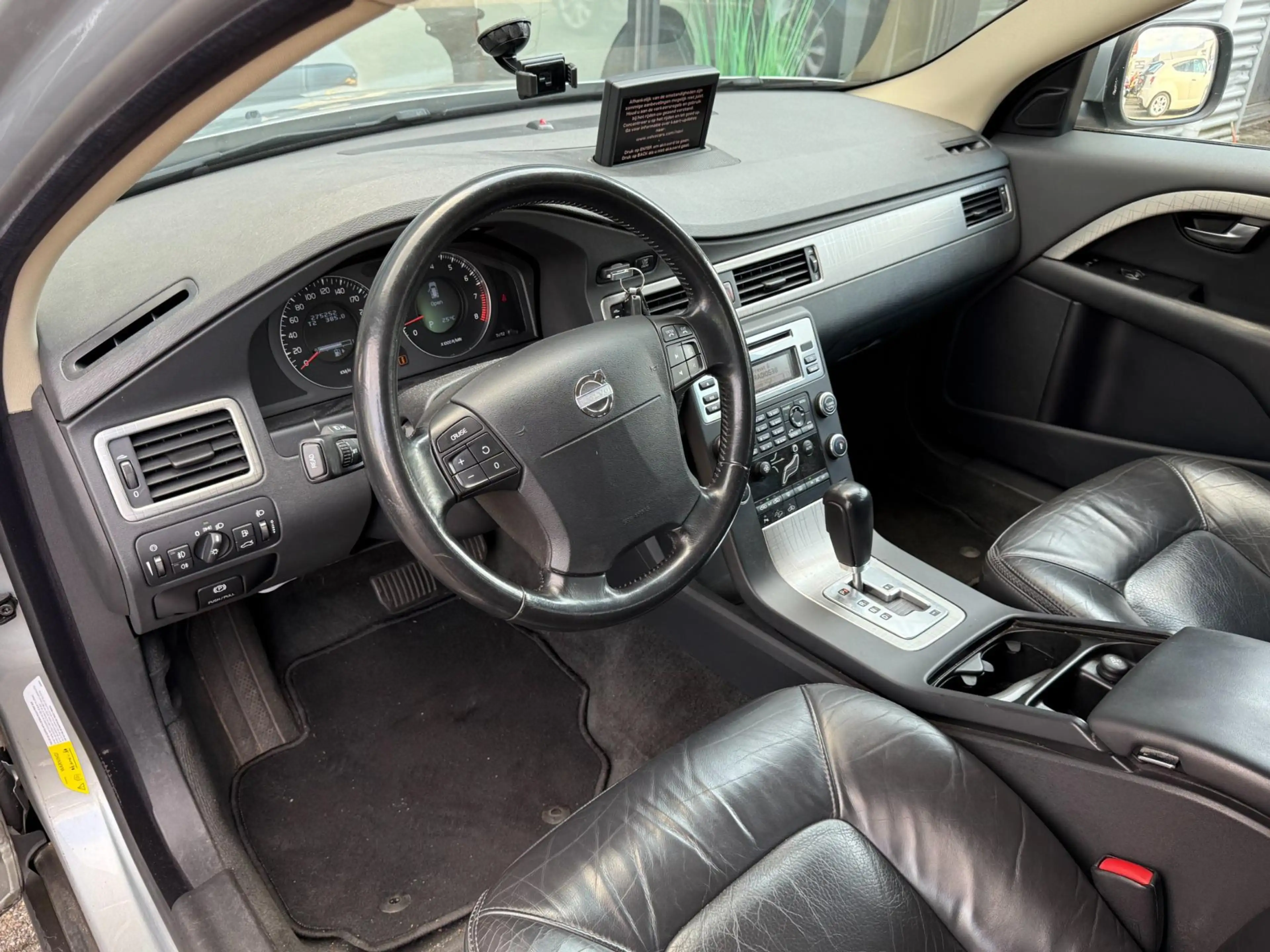 Volvo XC70 3.2 Momentum APK/NAP/NAVI/LEER/TREKHAAK — photo 11