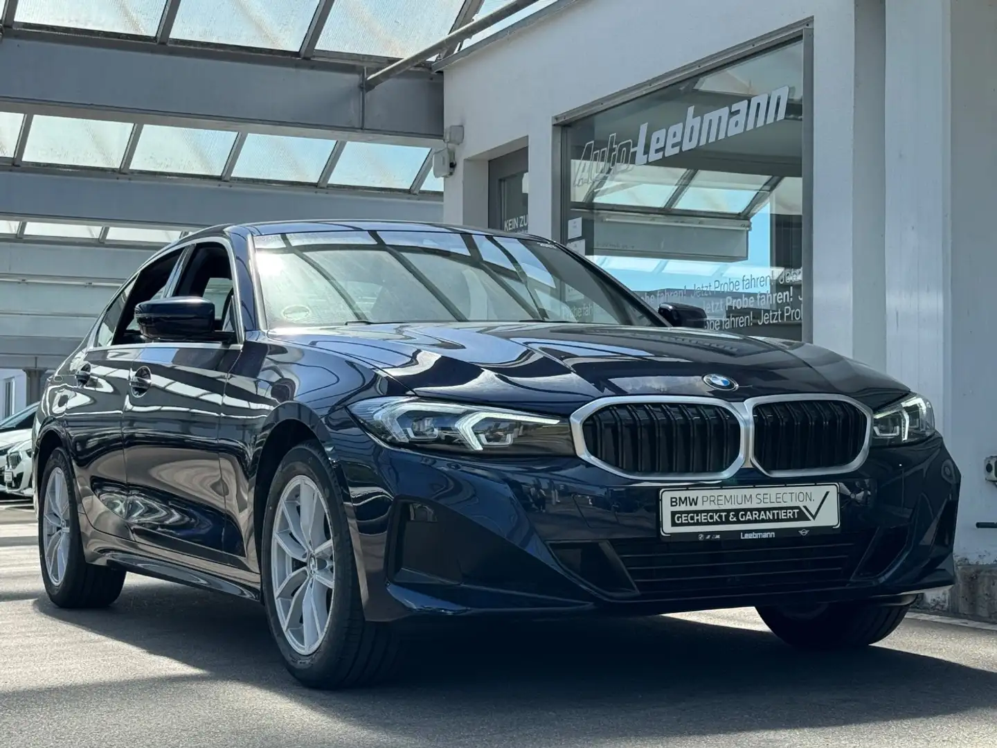 BMW 318 d Lim. el.Sitze/DrivAssi GARANTIE bis 03/2029 Blauw - 2