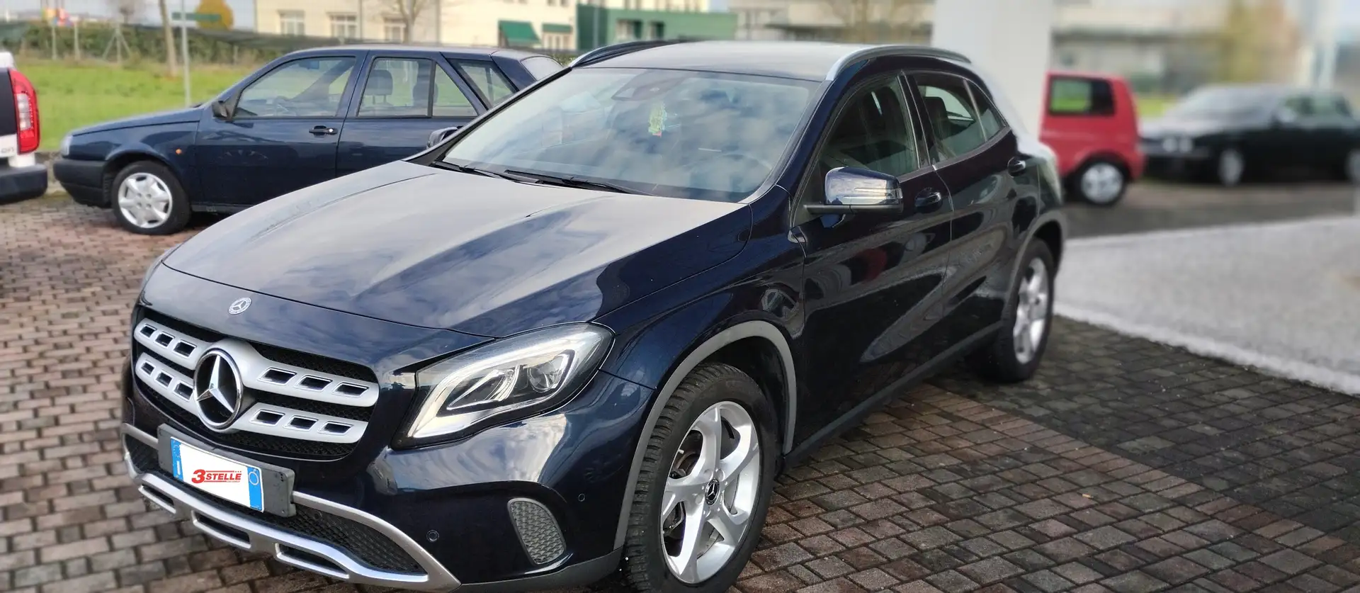 Mercedes-Benz GLA 200 A 200 d Premium Next 4matic auto Blu/Azzurro - 2