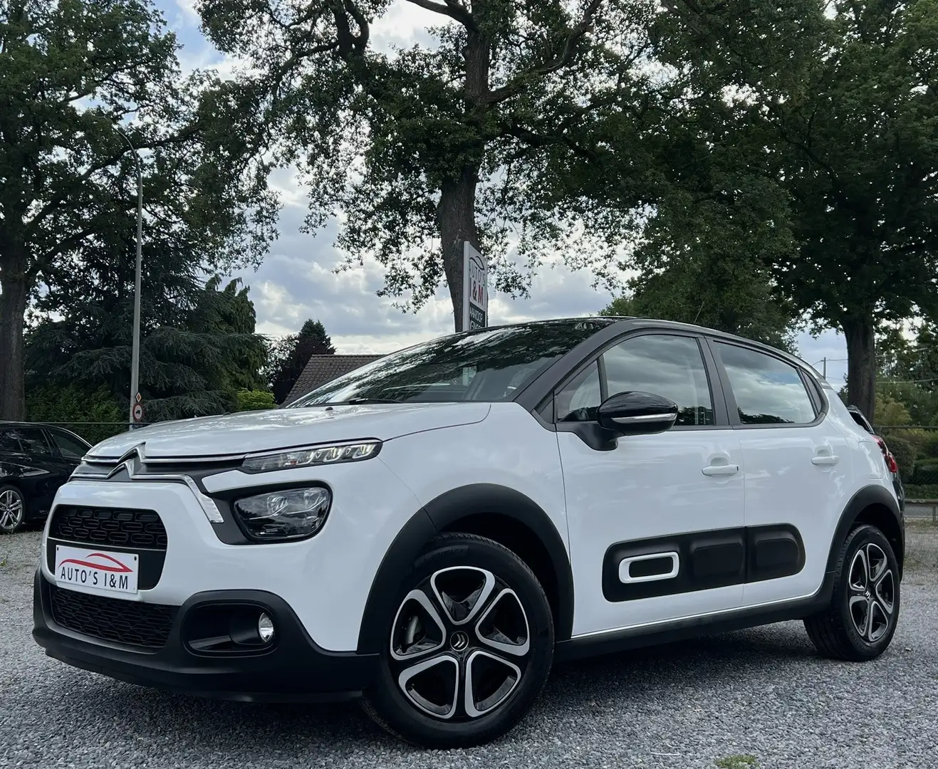 Citroen C3 1.2 Benzine 9.000km Camera Navi Lijnass. Garantie! - 1