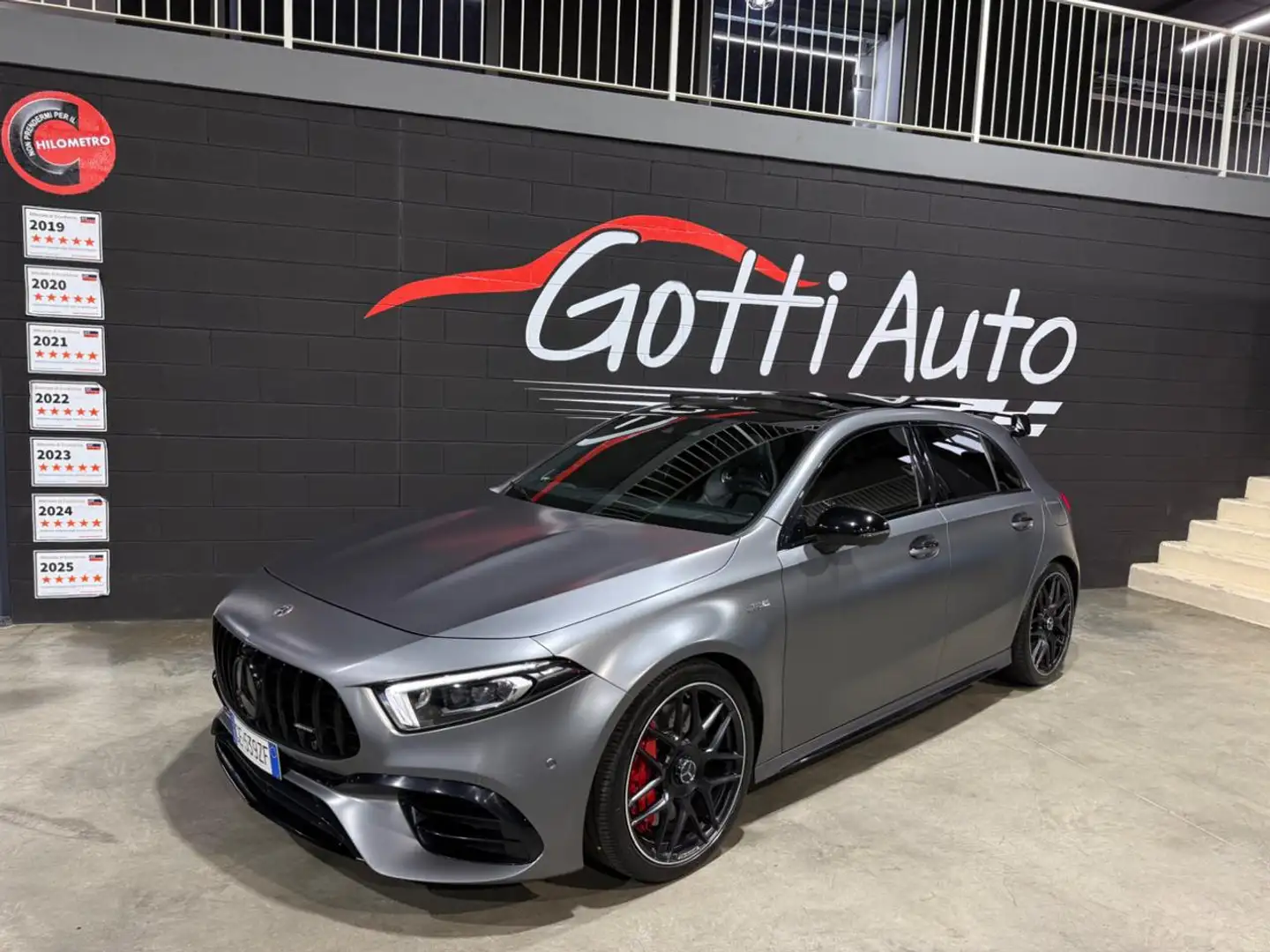 Mercedes-Benz A 45 AMG GRIGIO MAGNO 45 AMG S PERFORMANCE SEDILI GUSCIO Gris - 1