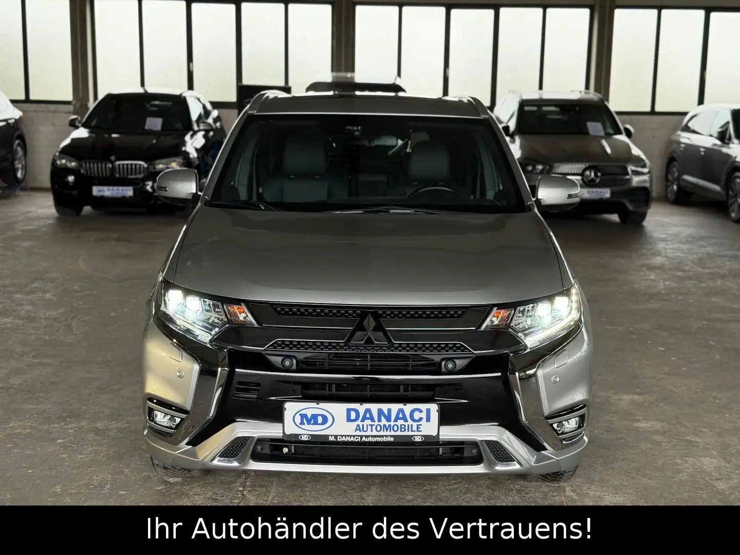 Mitsubishi Outlander PHEV Top 4WD-360*Kam*AHK*ACC*Schiebeda Silber - 2